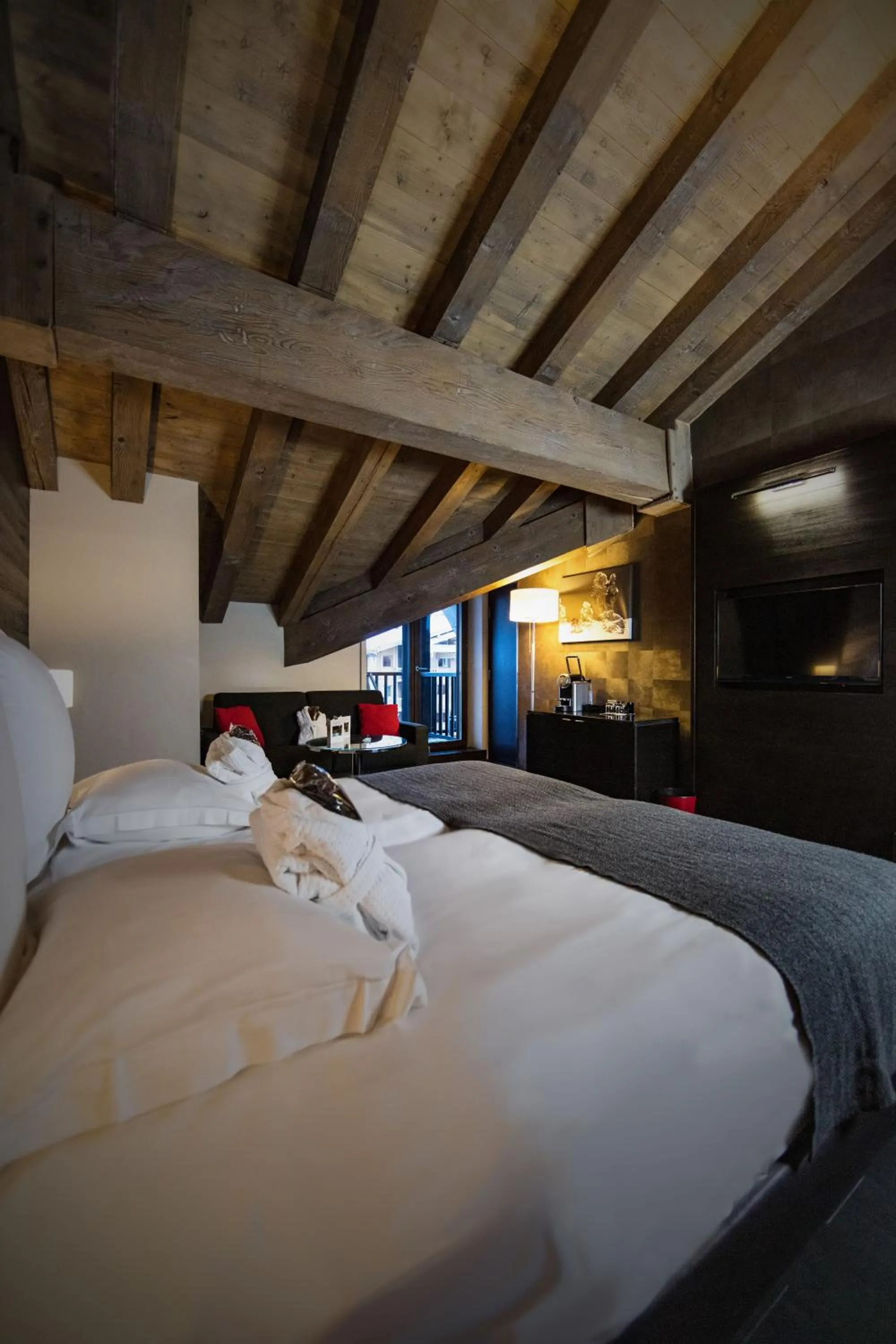 Bed in Avenue Lodge Hotel & Spa