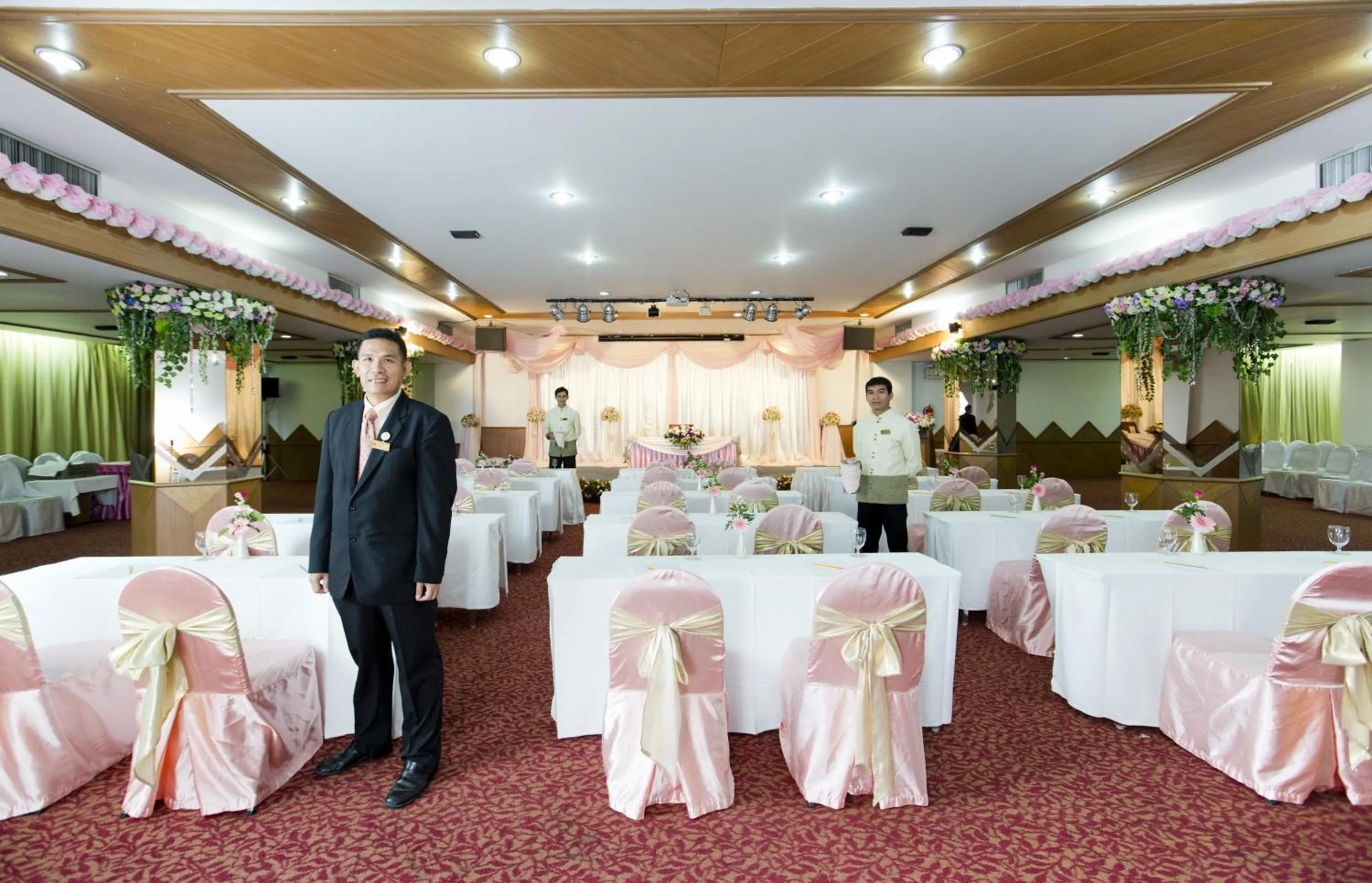 Business facilities in Charoen Hotel