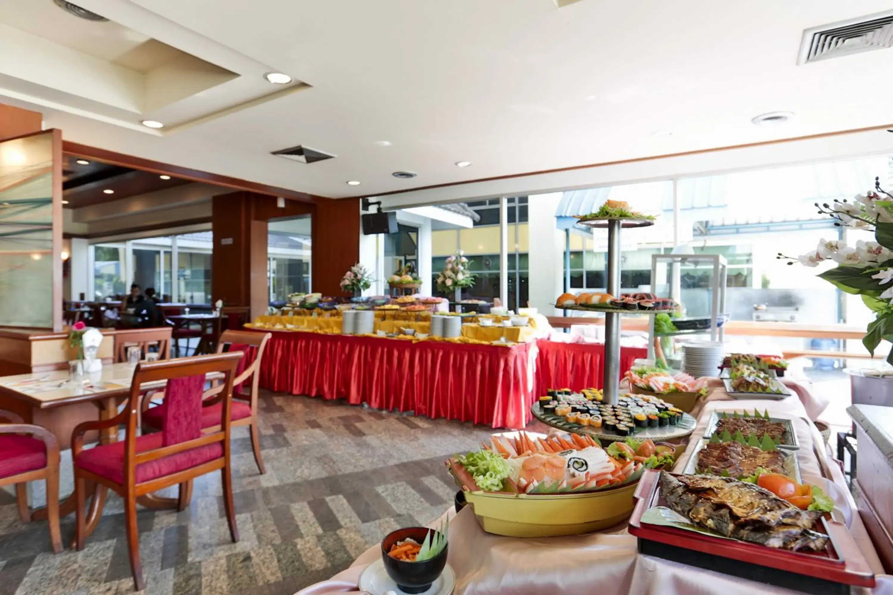 Restaurant/places to eat in Charoen Hotel Restaurant/places to eat in Charoen Hotel