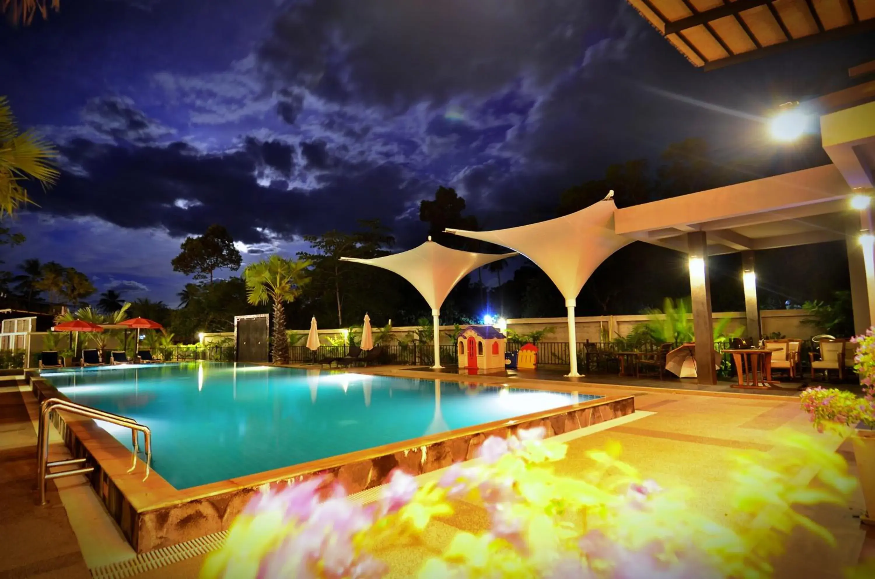 Restaurant/places to eat in Chaweng Noi Pool Villa Restaurant/places to eat in Chaweng Noi Pool Villa