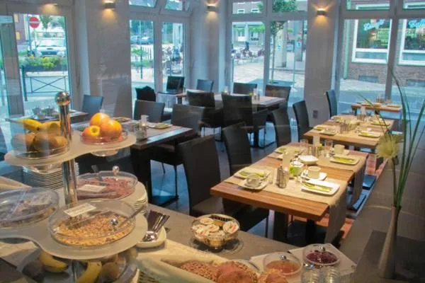 Restaurant/places to eat in HIB Hotel in Baesweiler