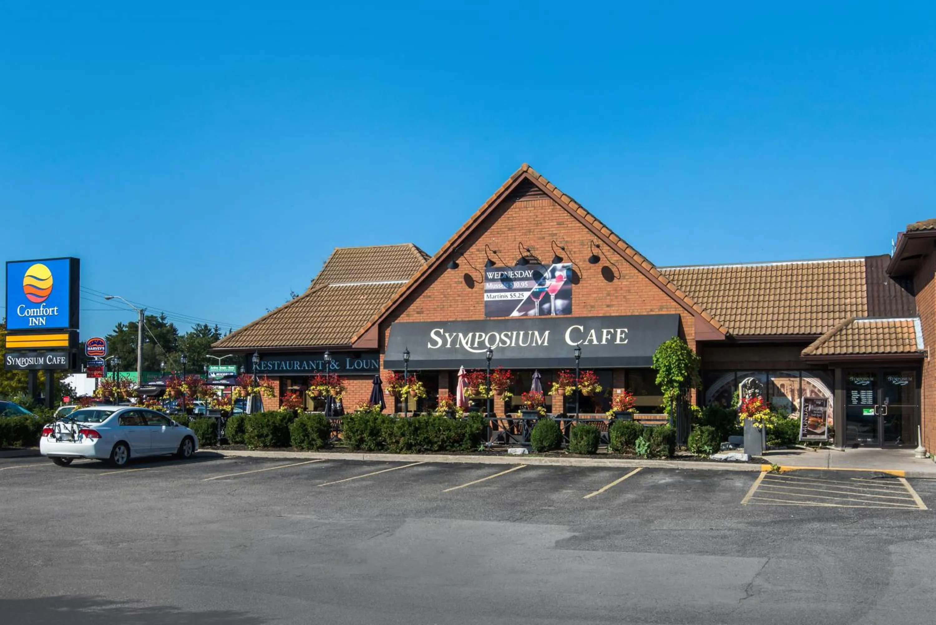 Restaurant/places to eat in Comfort Inn