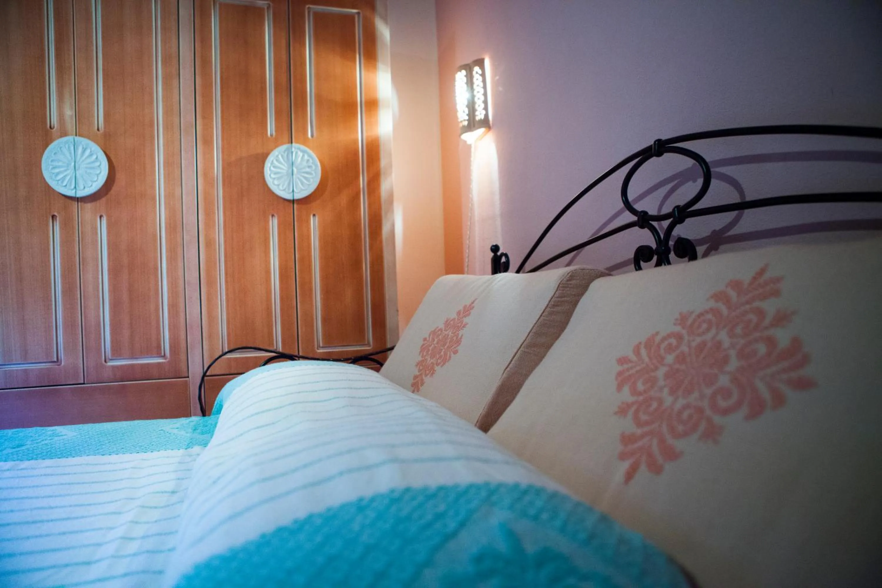 Decorative detail, Bed in S'Incantu Resort