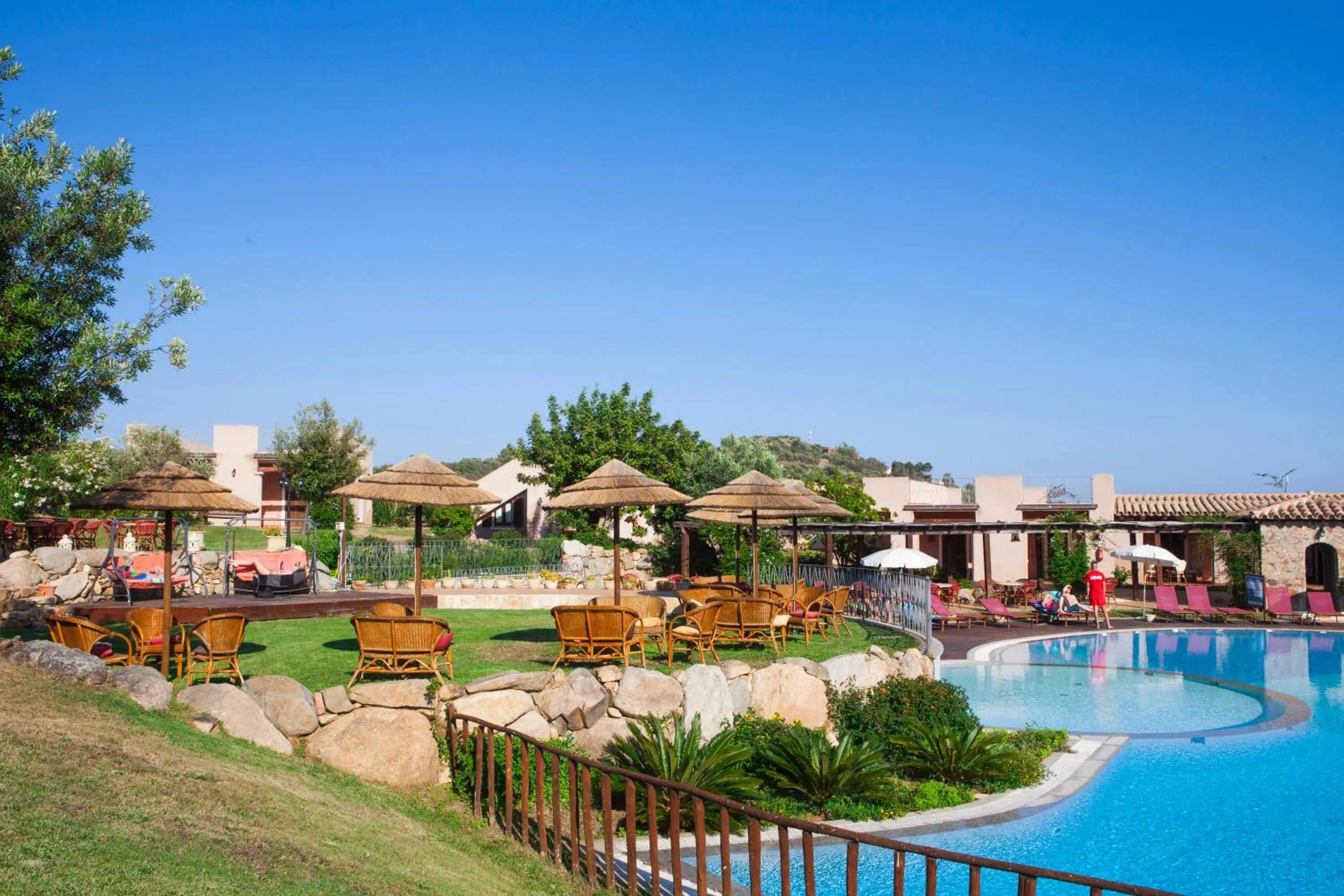 Restaurant/places to eat in Residence S'incantu