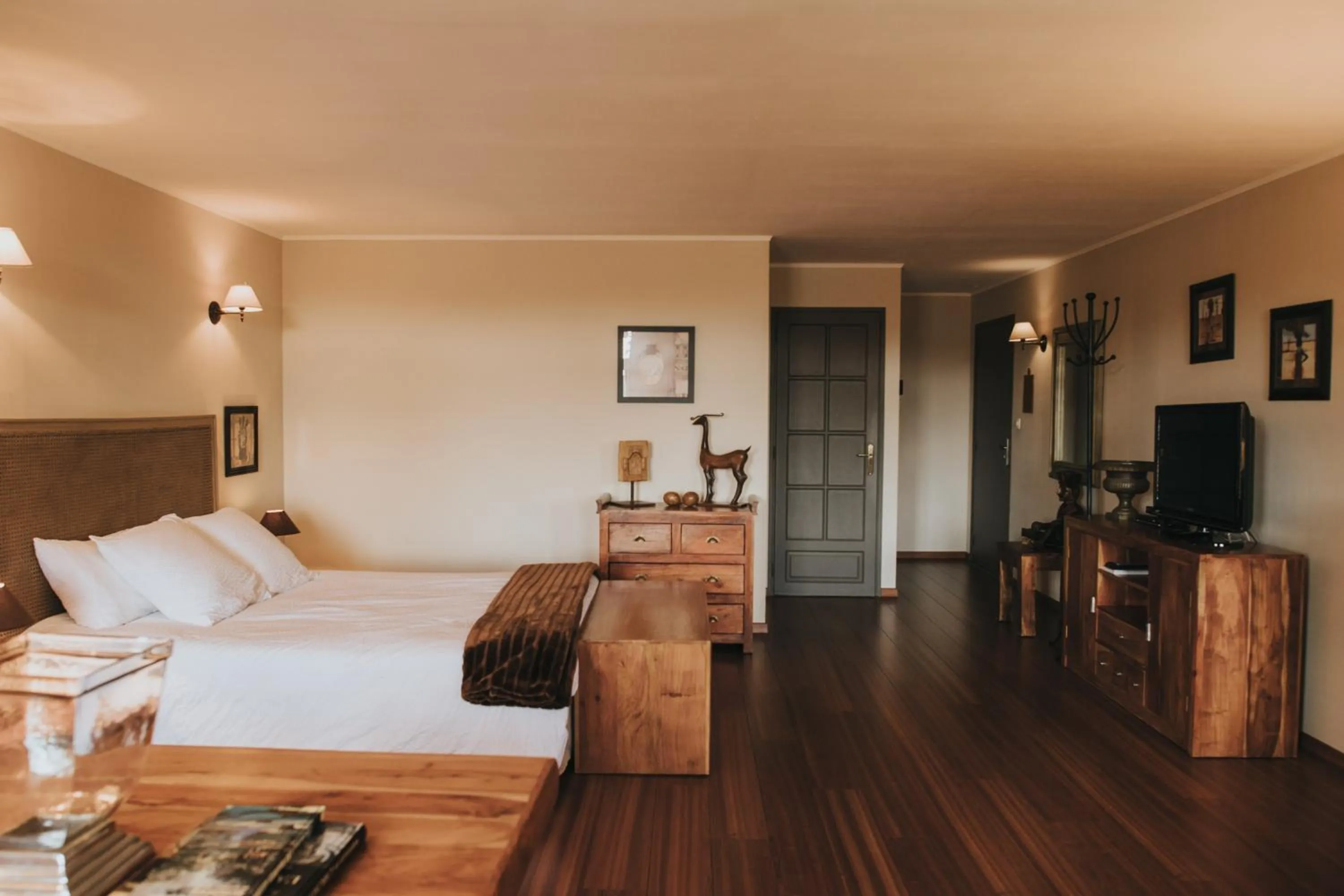 Bed in LOGIS HÔTEL-RESTAURANT - Le Moulin d'Artres