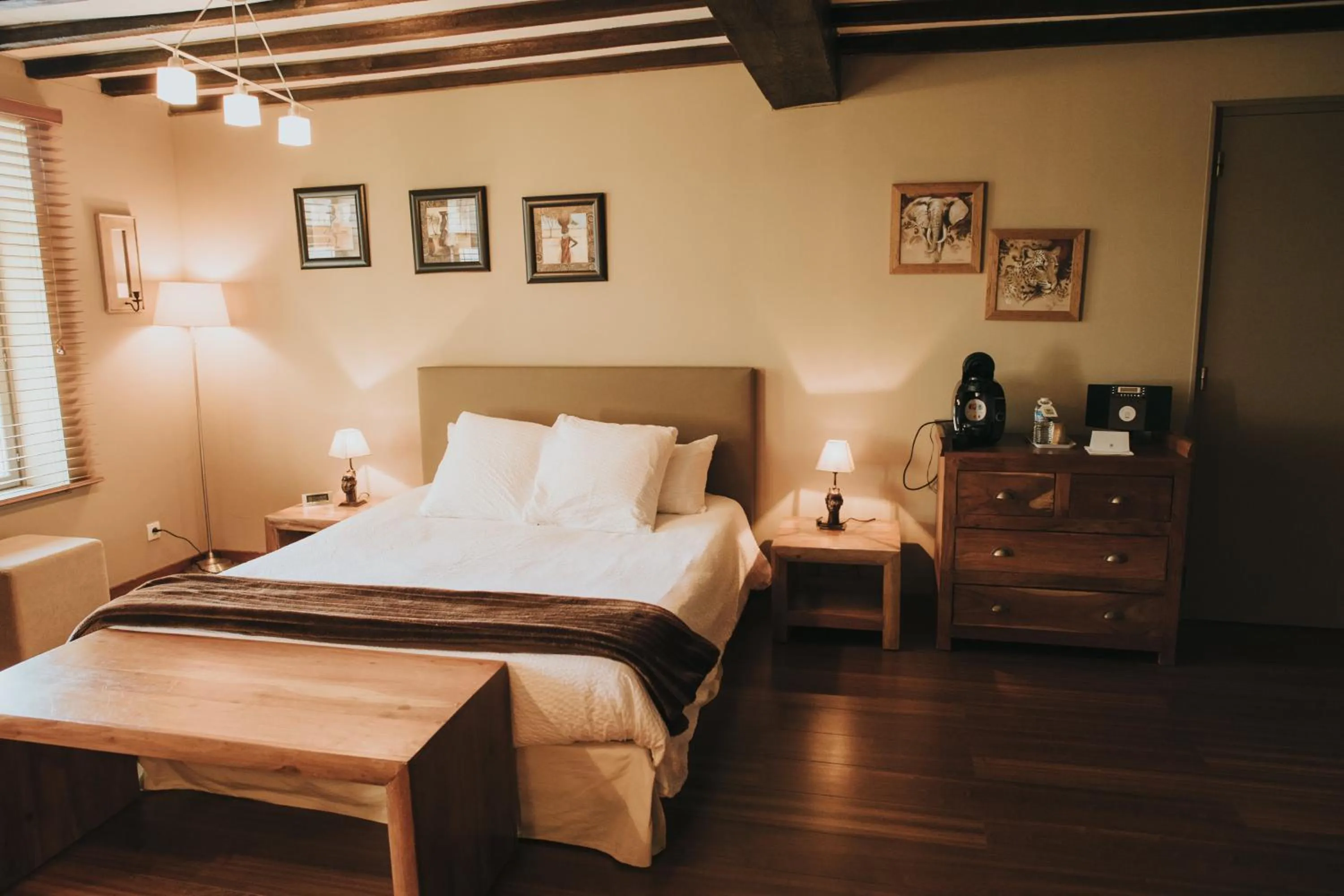 Bed in LOGIS HÔTEL-RESTAURANT - Le Moulin d'Artres