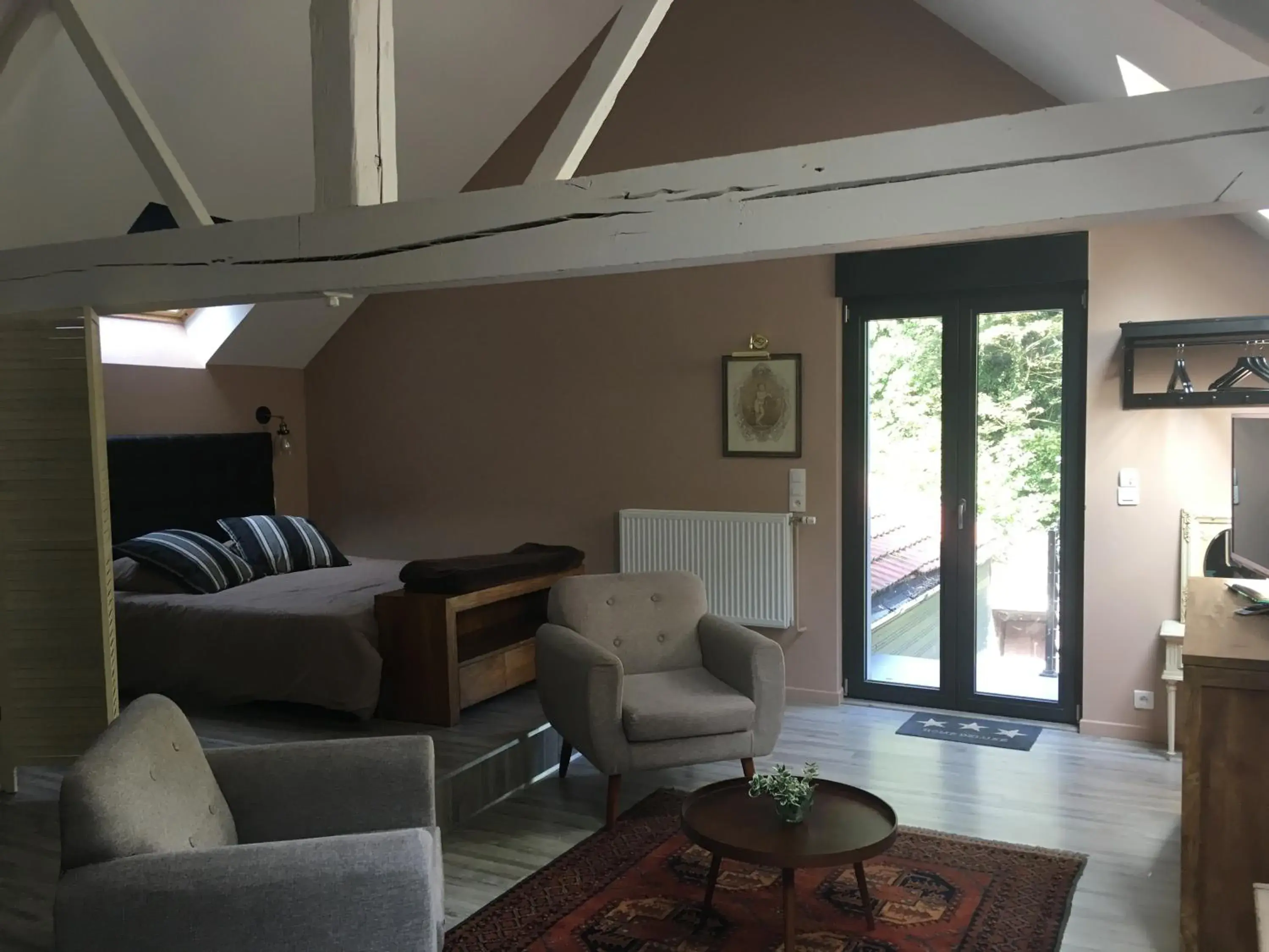 Seating area in LOGIS HÔTEL-RESTAURANT - Le Moulin d'Artres Seating area in LOGIS HÔTEL-RESTAURANT - Le Moulin d'Artres