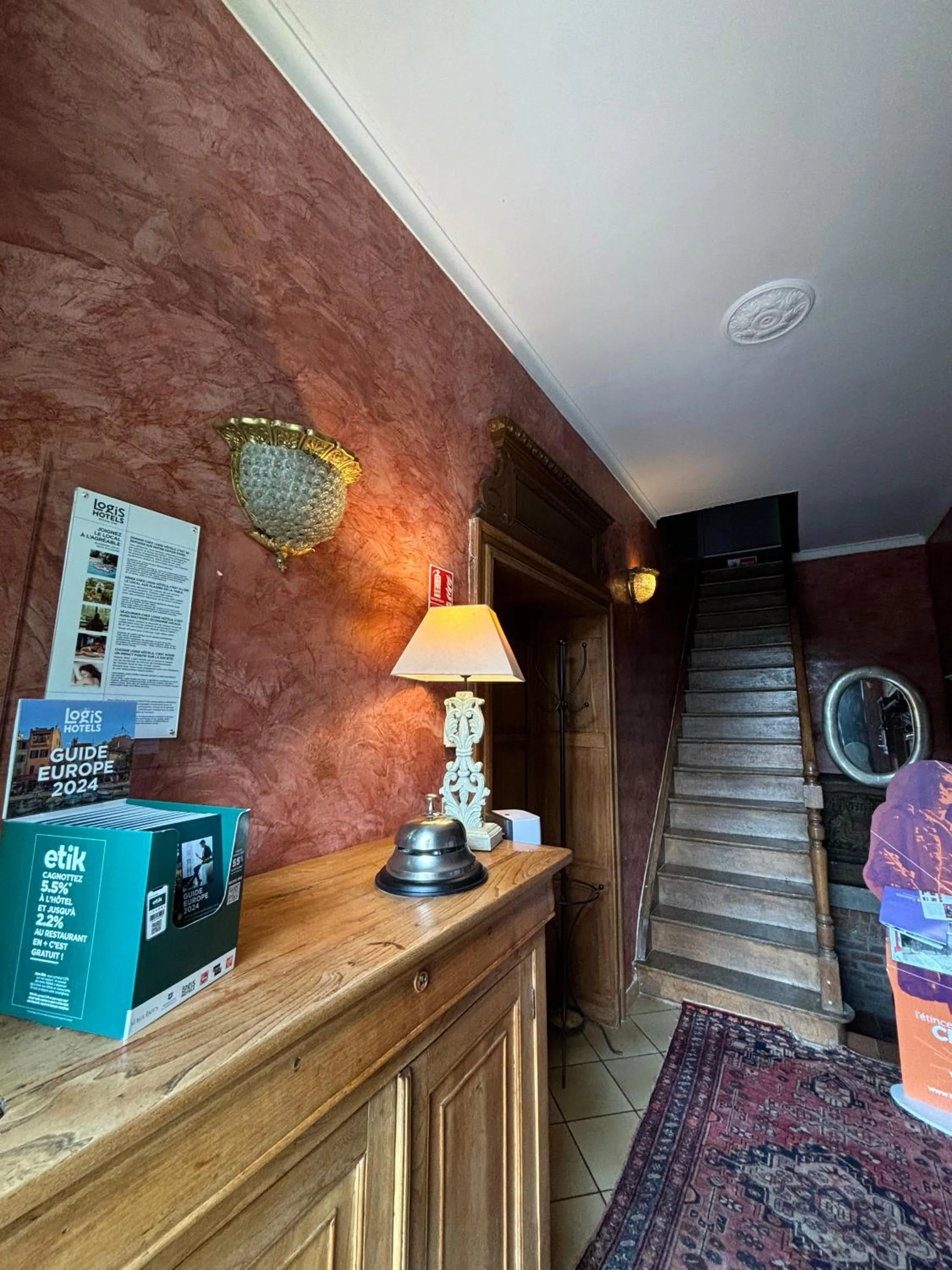 Property building in LOGIS HÔTEL-RESTAURANT - Le Moulin d'Artres