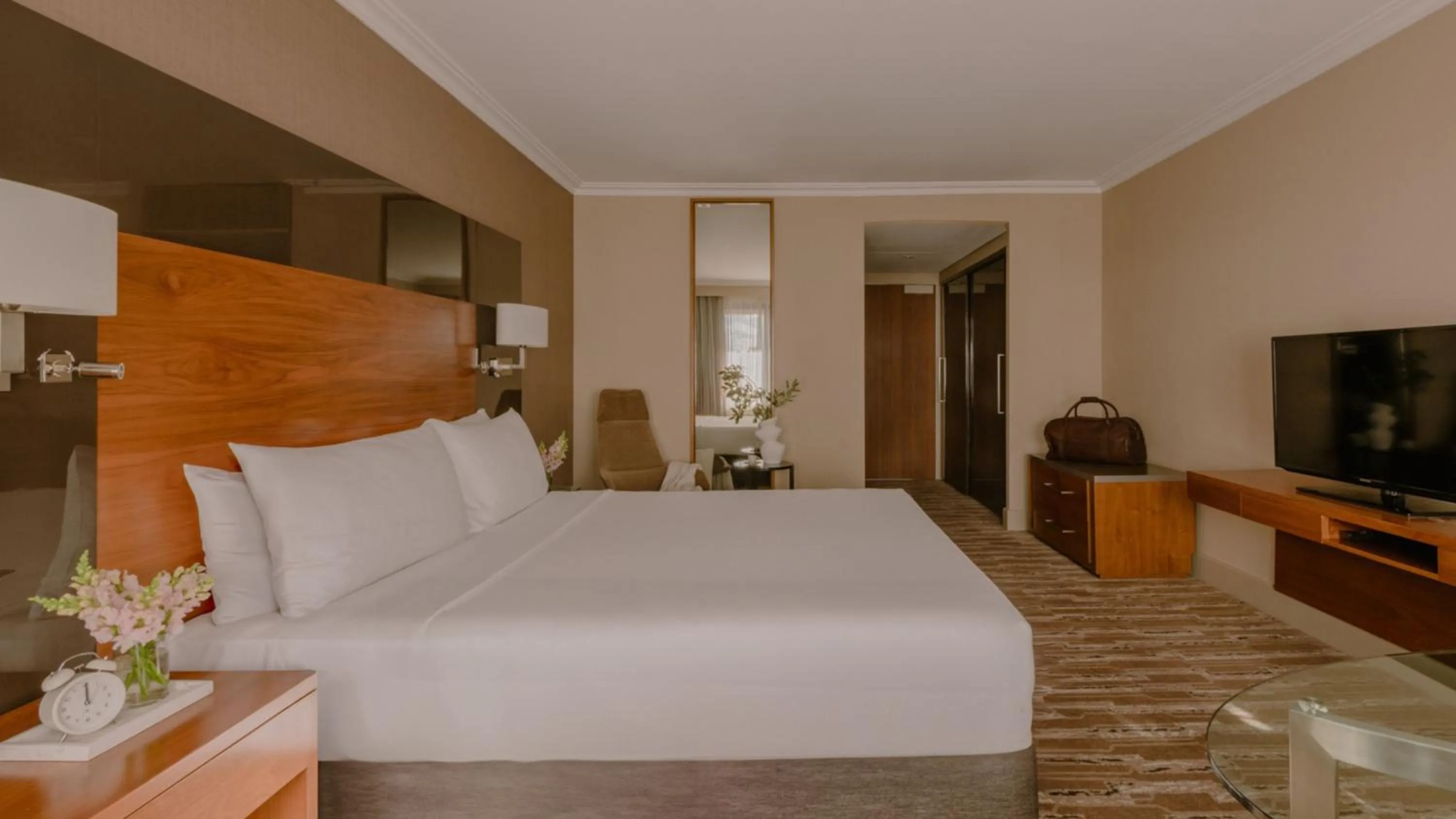 Photo of the whole room, Bed in InterContinental Brisbane by IHG