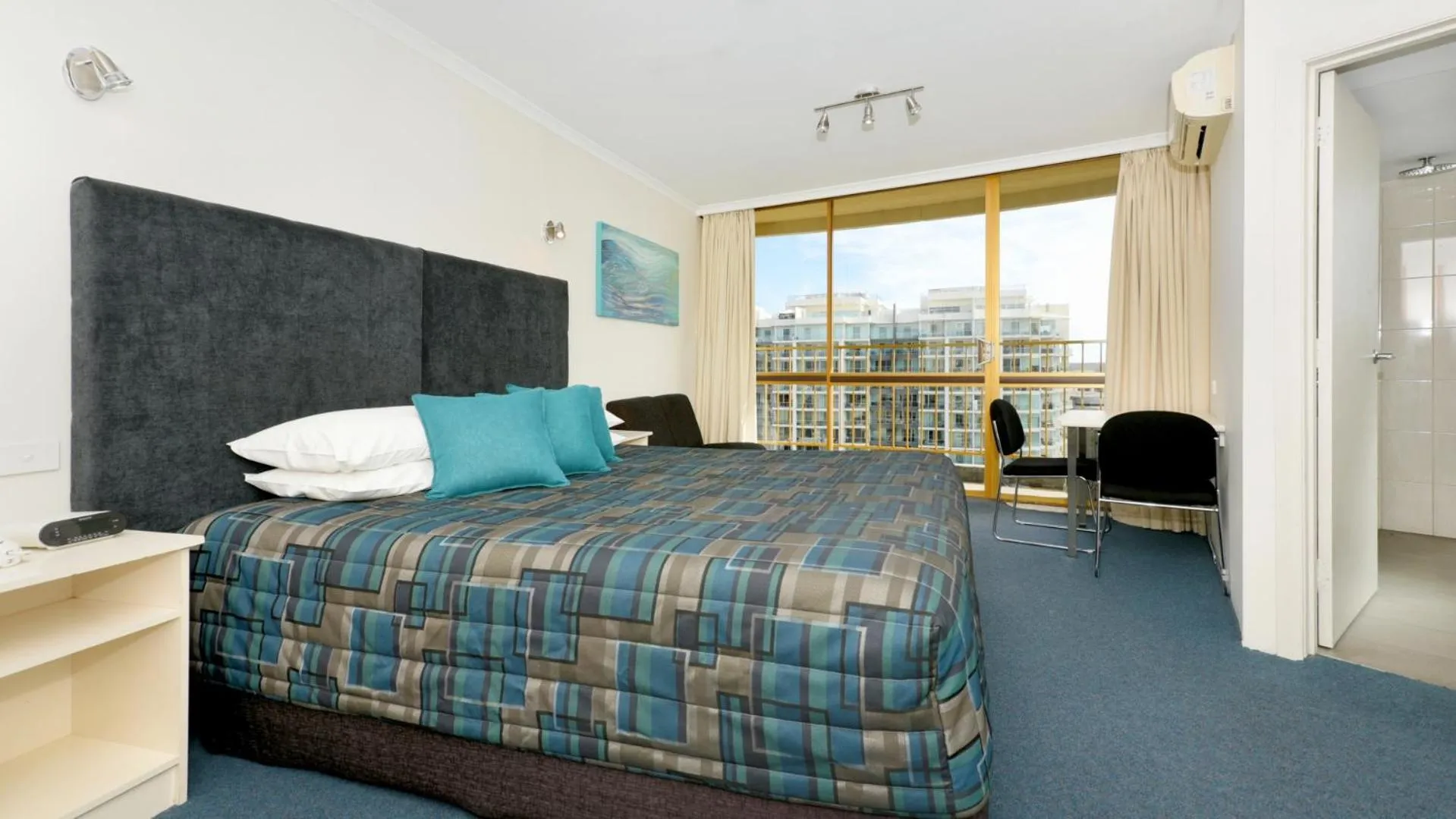 Bed in Atlantic Tower Motor Inn