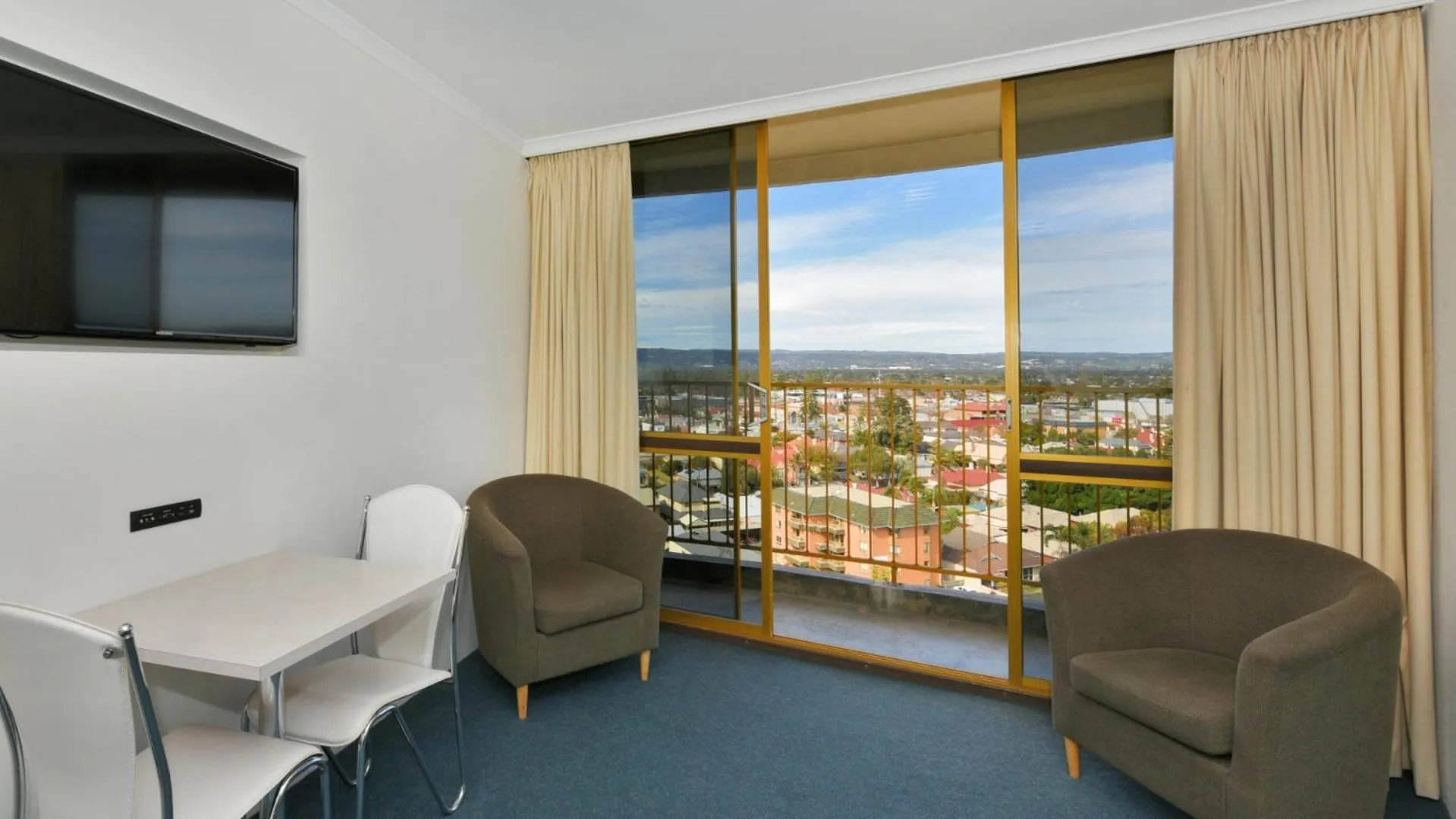 Seating area in Atlantic Tower Motor Inn