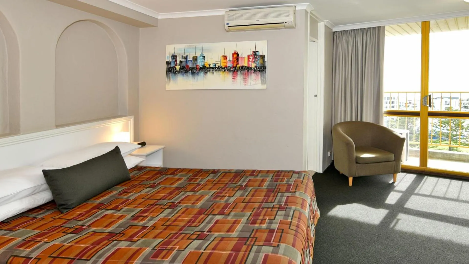 Bed in Atlantic Tower Motor Inn