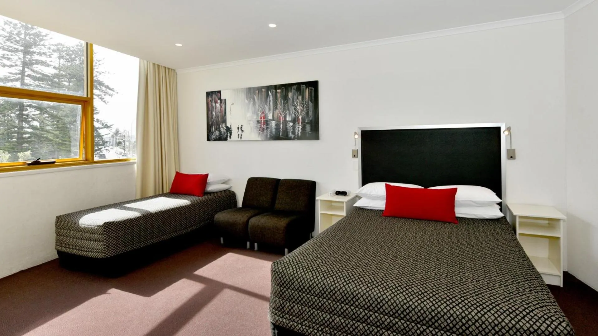 Bed in Atlantic Tower Motor Inn