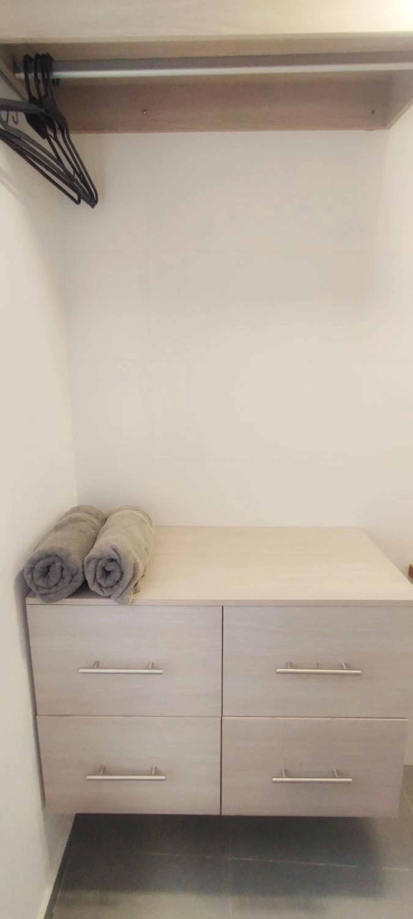 wardrobe in Cabañas Green Yard