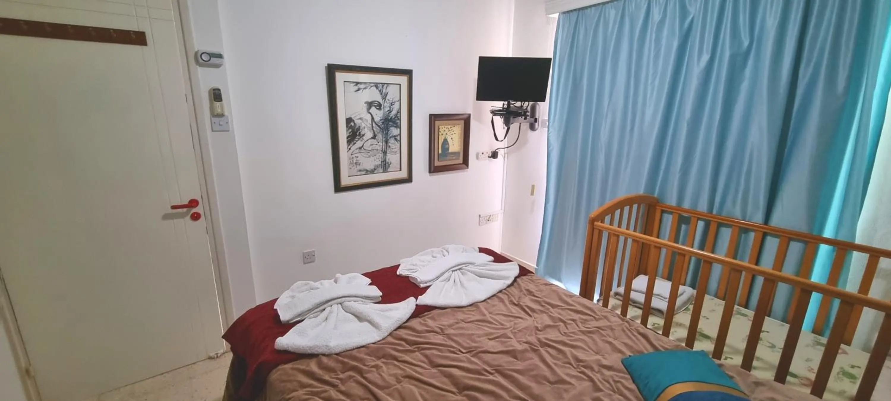 Bed in Astrofegia Apartments Near The Sea