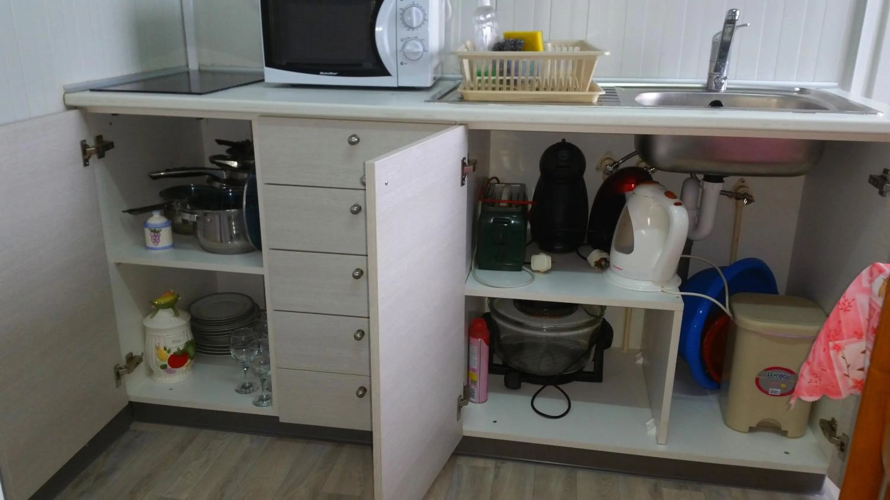 Coffee/tea facilities in Astrofegia Apartments Near The Sea