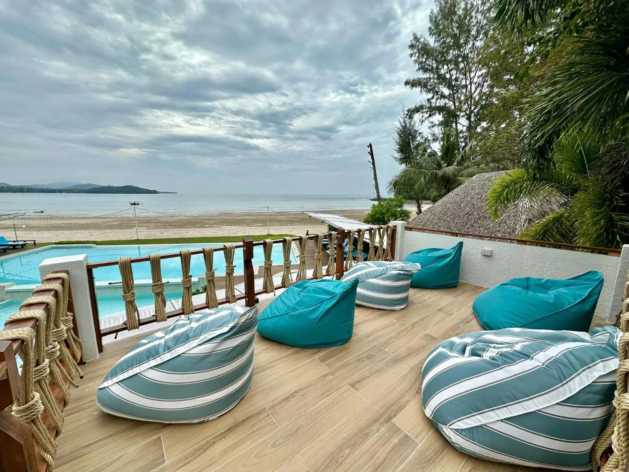 Seating area in Twin Bay Resort Koh Lanta