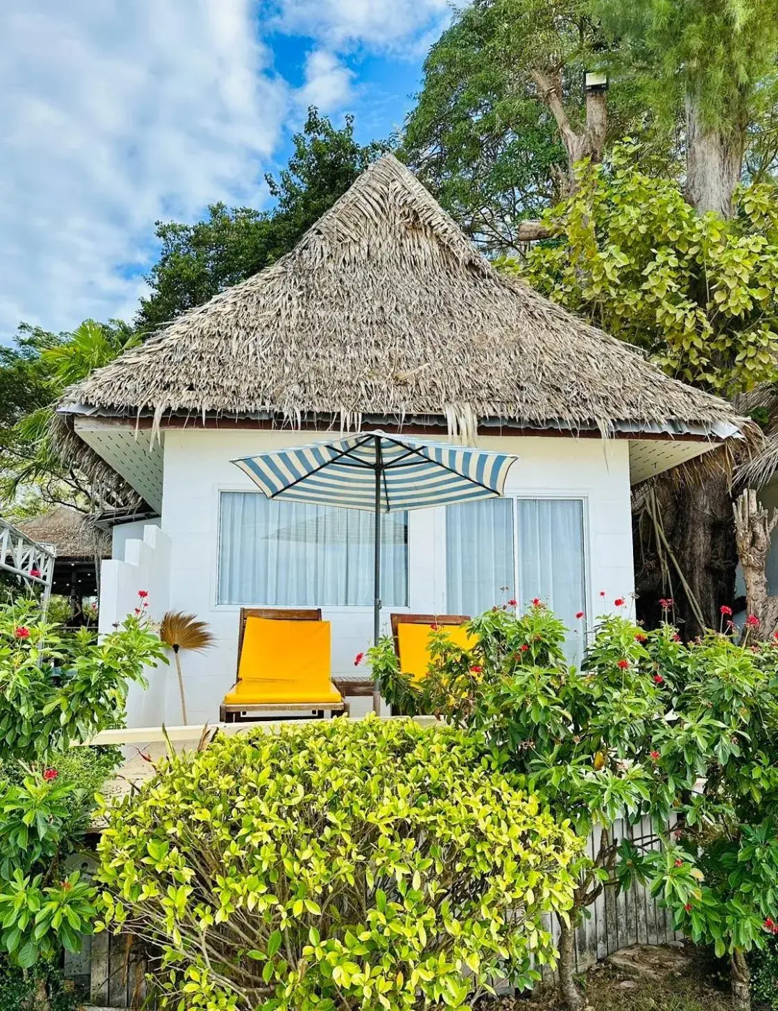 Property building in Twin Bay Resort Koh Lanta Property building in Twin Bay Resort Koh Lanta