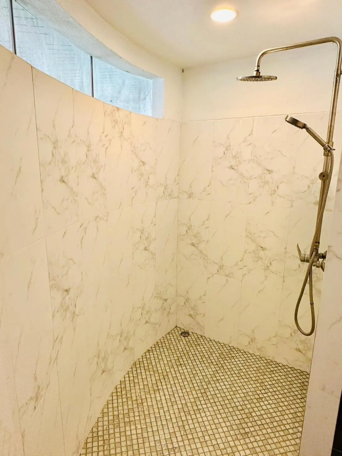 Bathroom in Twin Bay Resort Koh Lanta