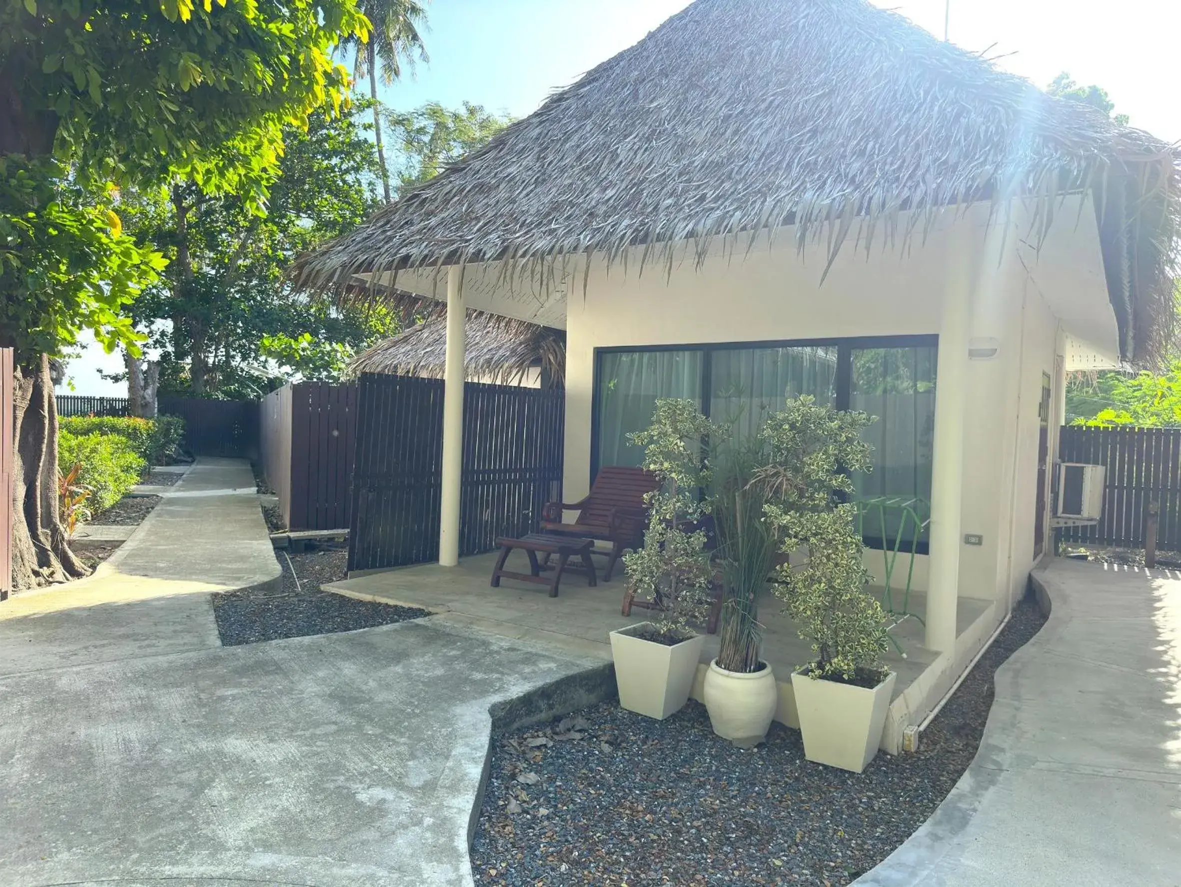 Property building in Twin Bay Resort Koh Lanta Property building in Twin Bay Resort Koh Lanta