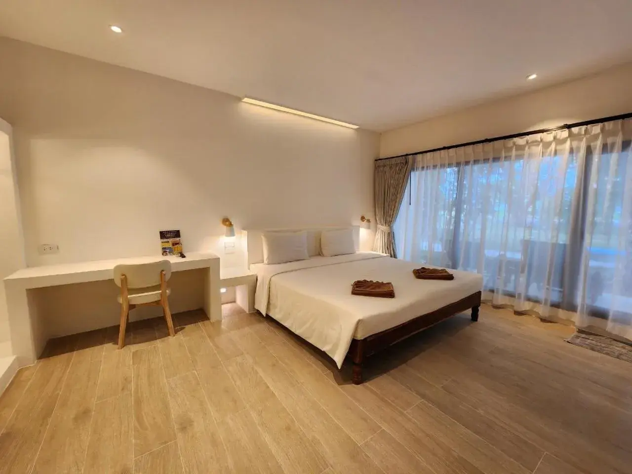 Property building, Bed in Twin Bay Resort Koh Lanta Property building, Bed in Twin Bay Resort Koh Lanta