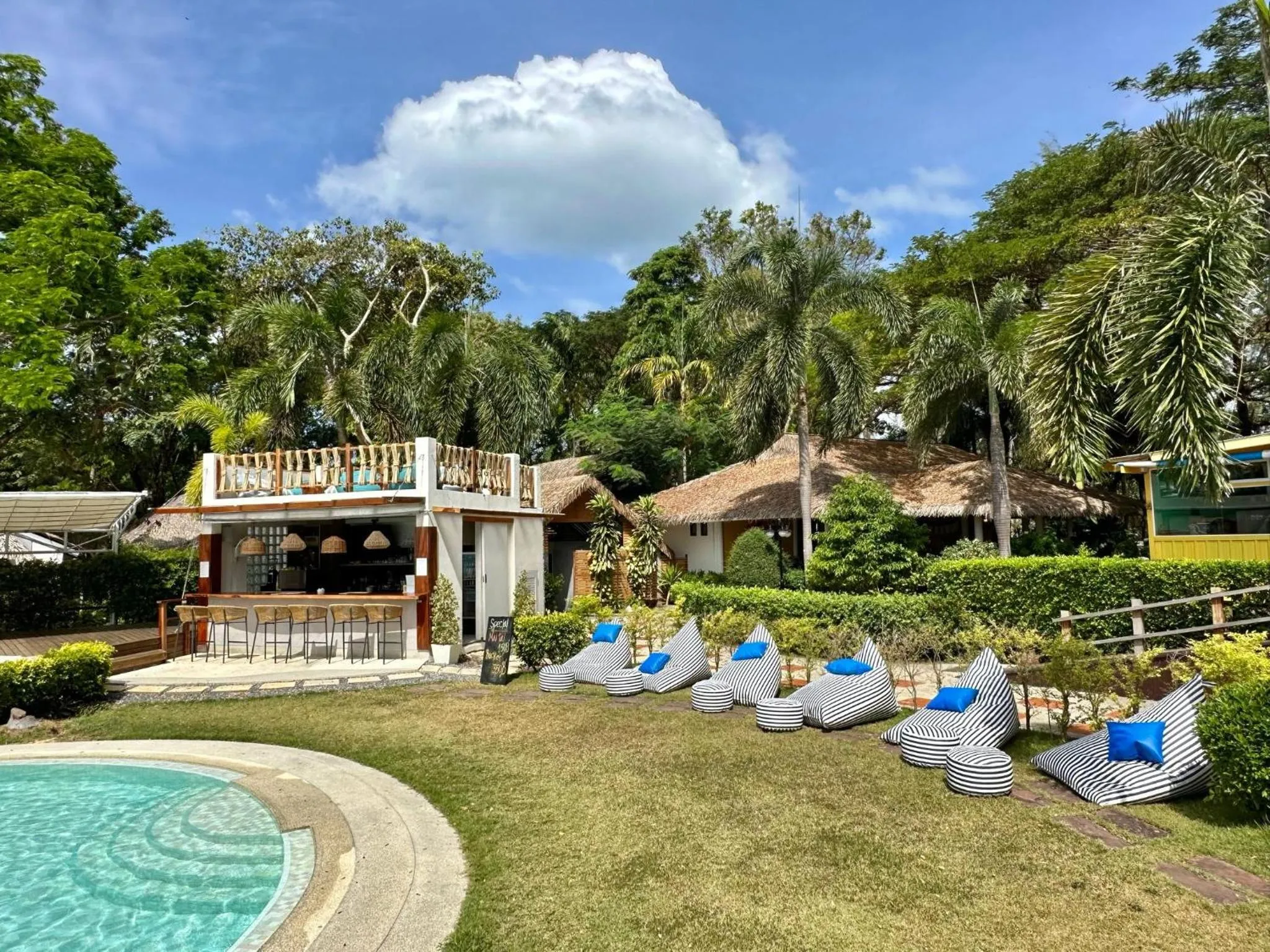 Seating area in Twin Bay Resort Koh Lanta