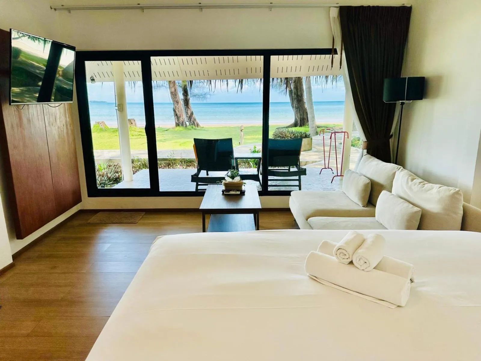 Sea view, Bed in Twin Bay Resort Koh Lanta