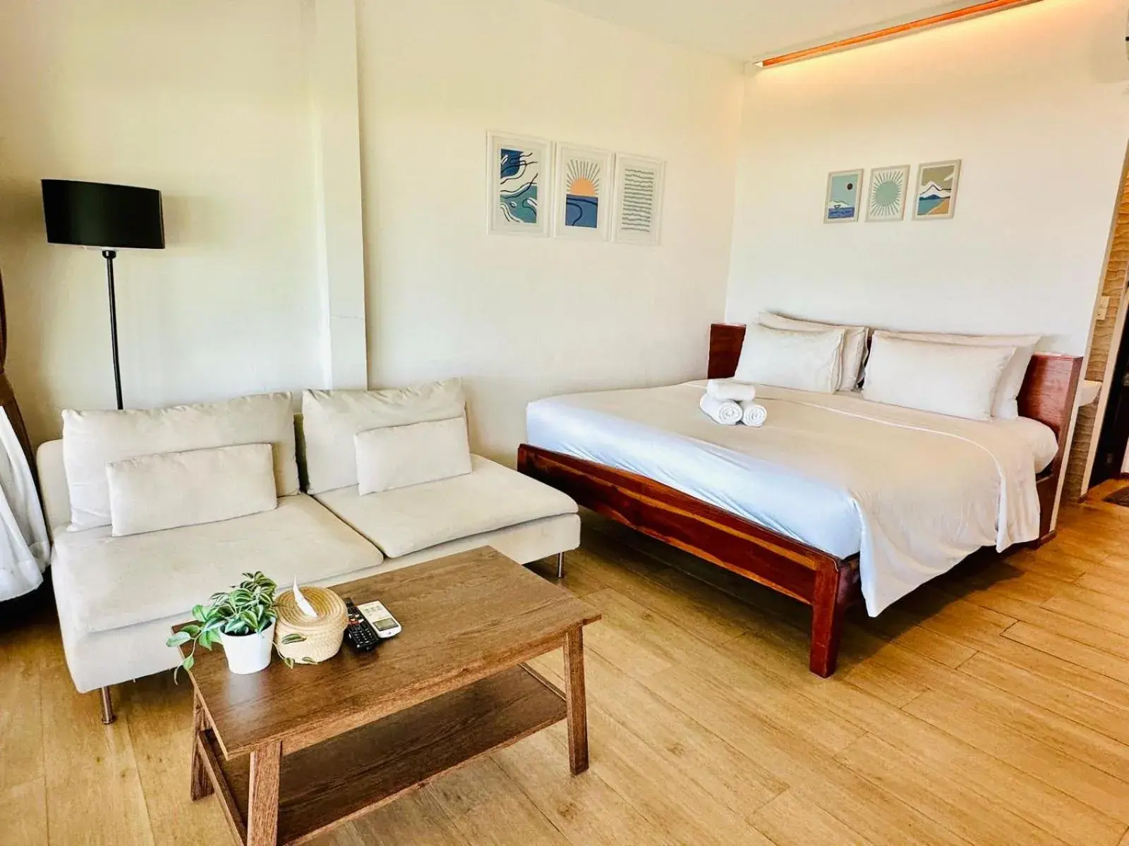 Bedroom, Bed in Twin Bay Resort Koh Lanta Bedroom, Bed in Twin Bay Resort Koh Lanta