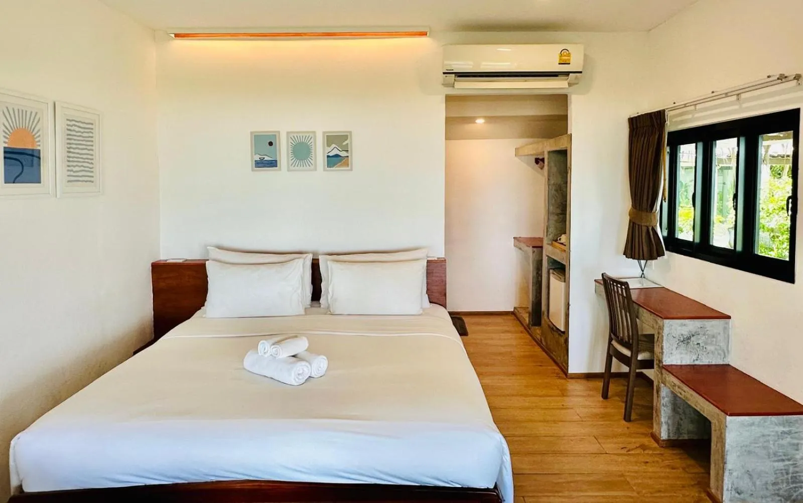 Bedroom, Bed in Twin Bay Resort Koh Lanta