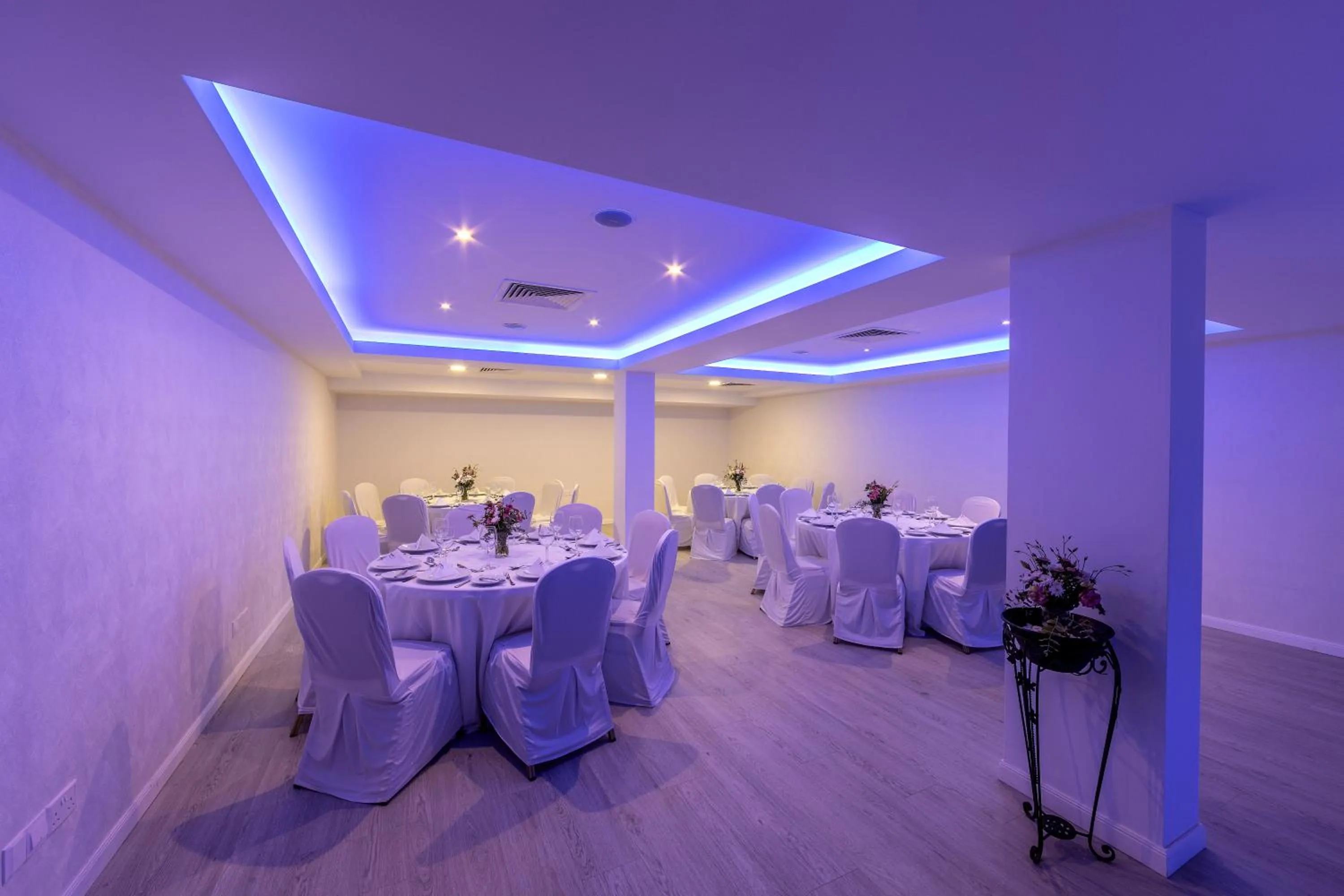 Meeting/conference room in Kapetanios Limassol Hotel