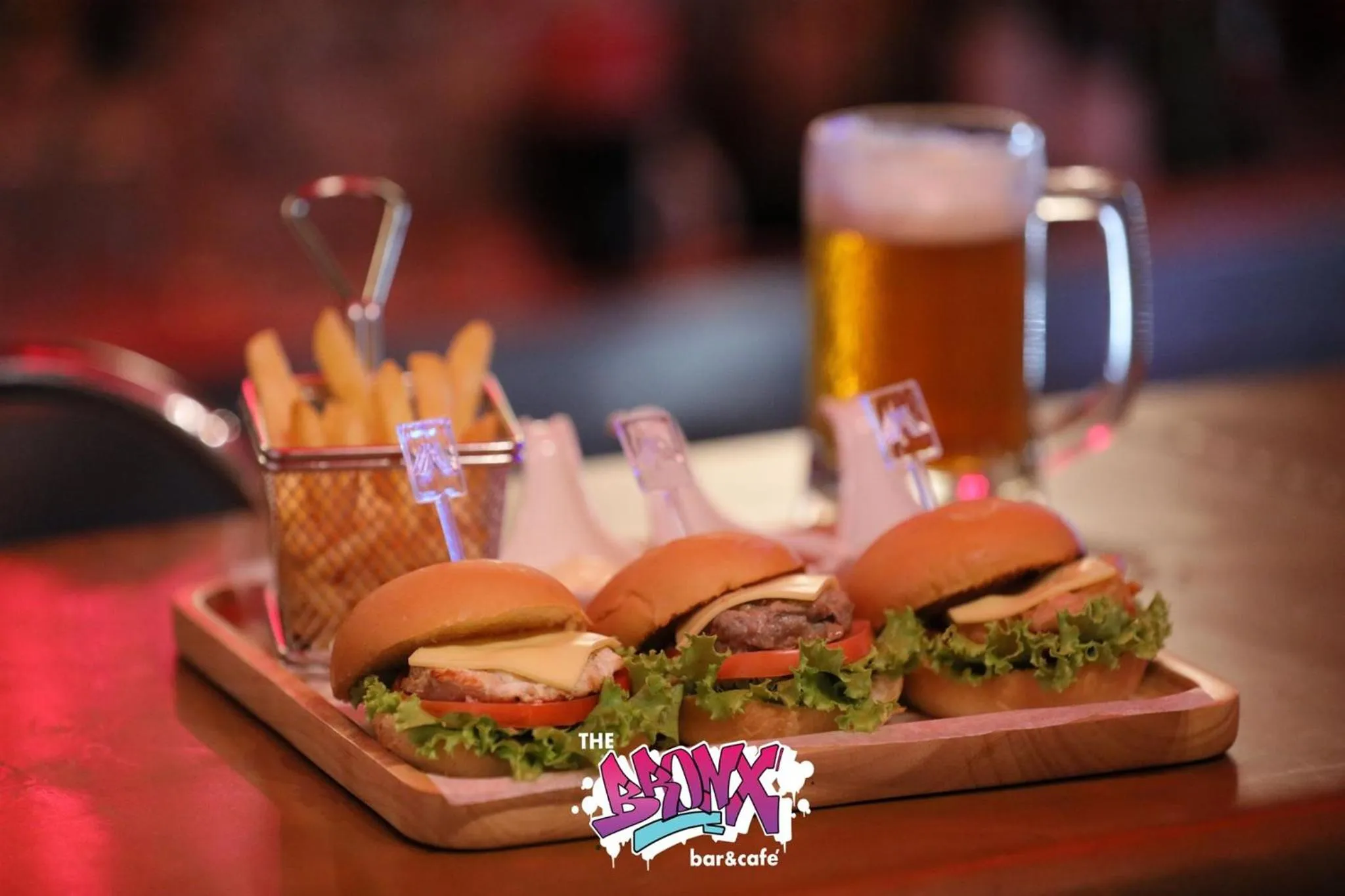 Food and drinks in Manhattan Hotel Bangkok