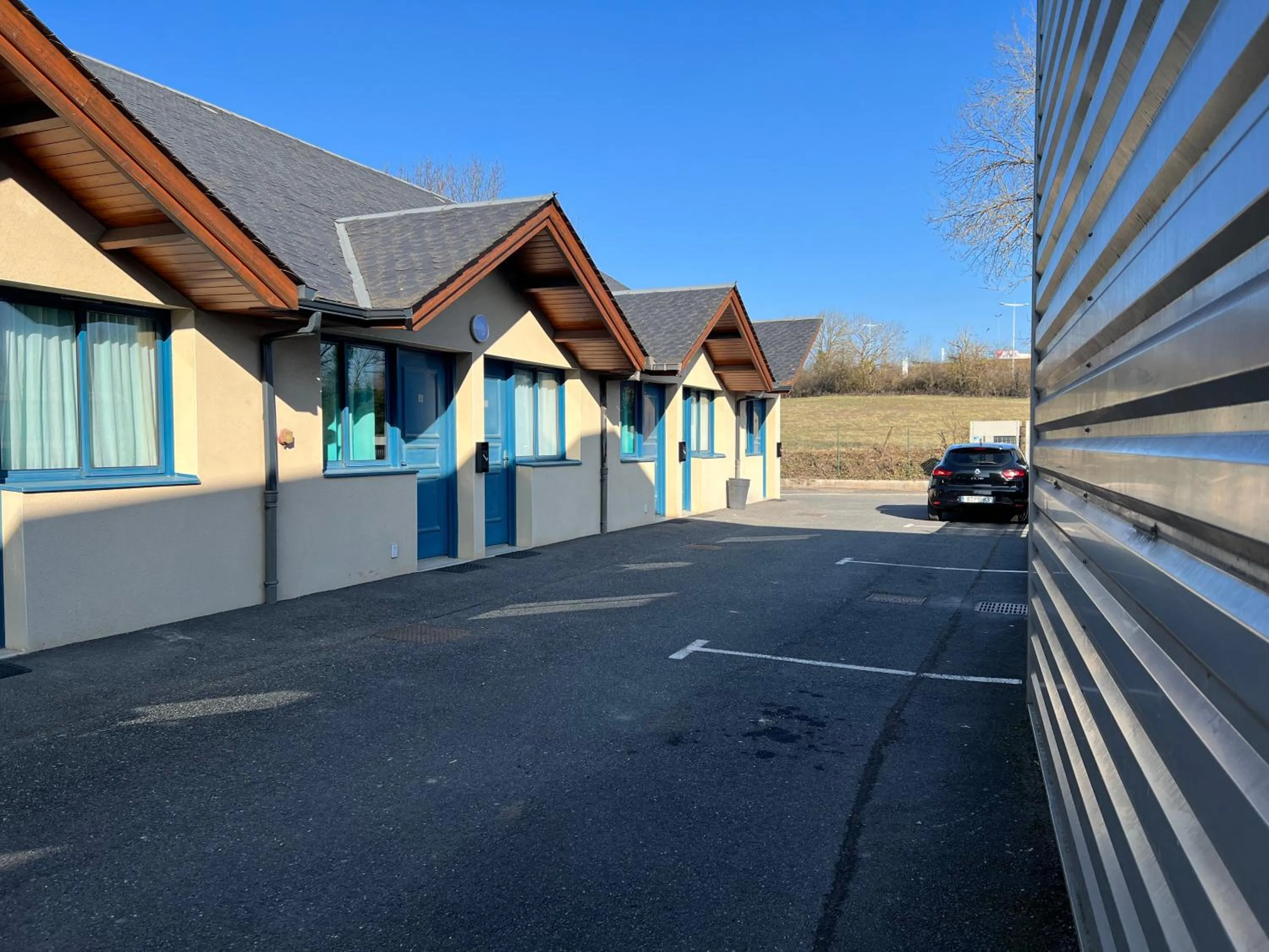 Property building in Hôtel Le Laury's