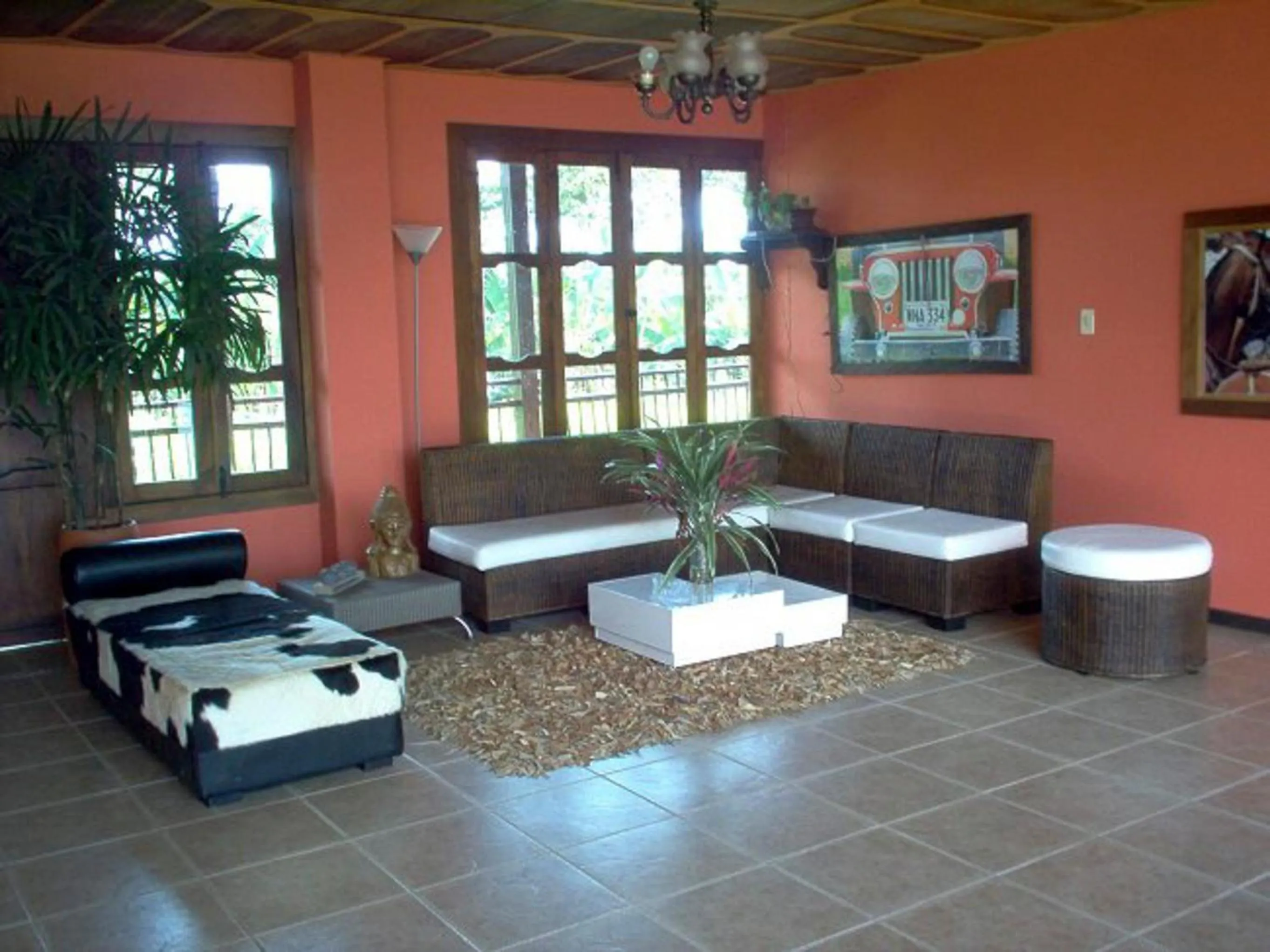 Communal lounge/ TV room in Hotel Campestre la Navarra