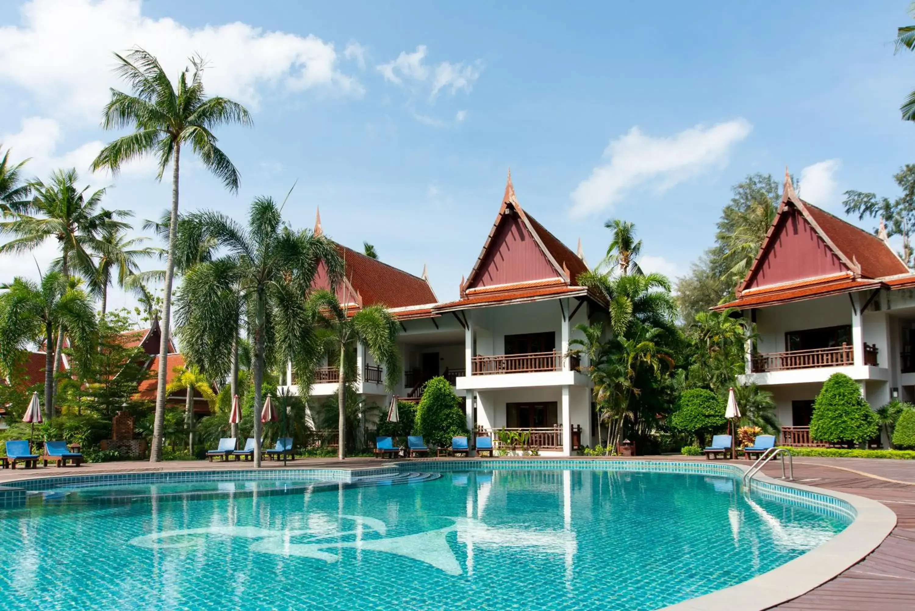 Swimming pool, Property Building in Royal Lanta Resort & Spa