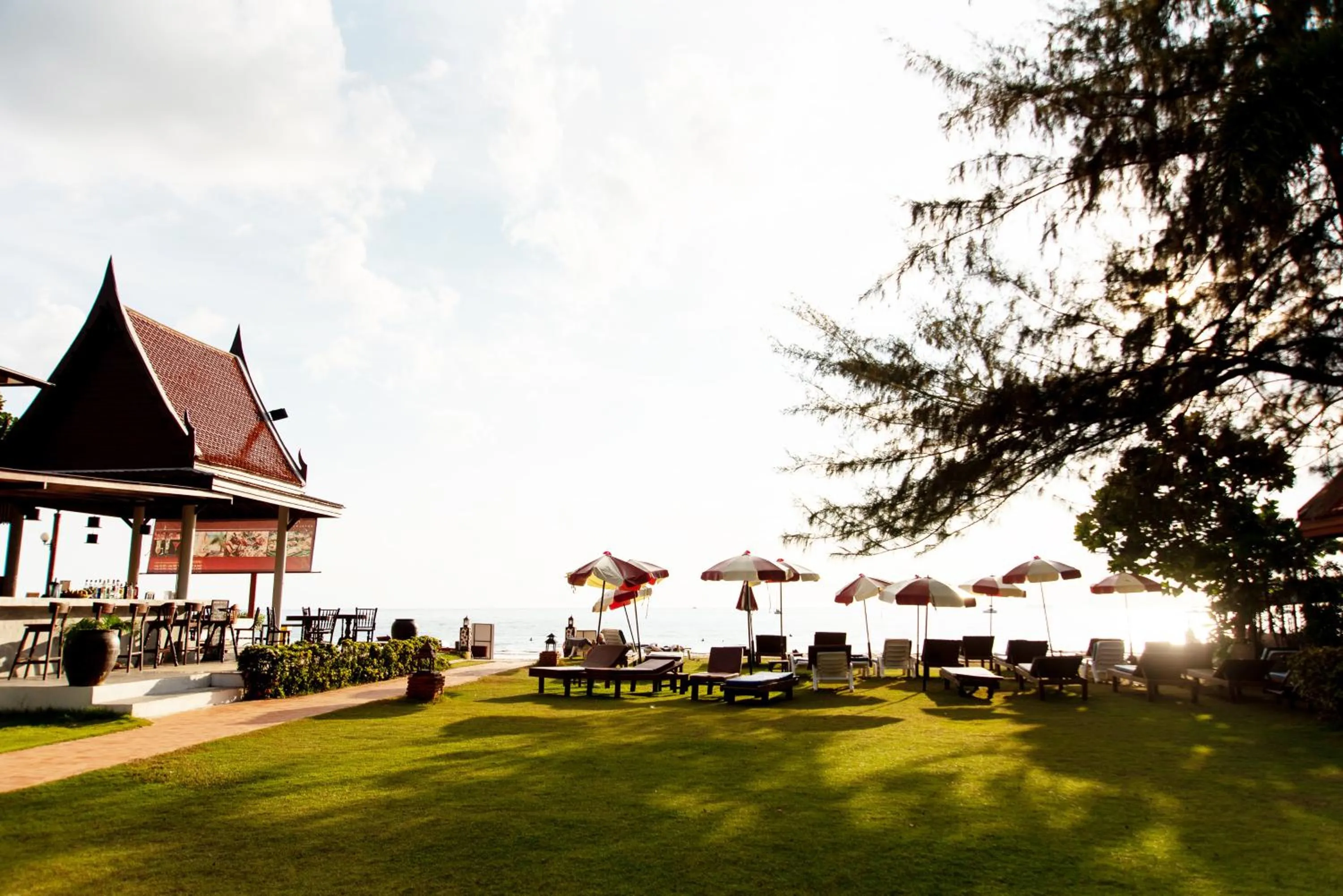 Restaurant/places to eat in Royal Lanta Resort & Spa