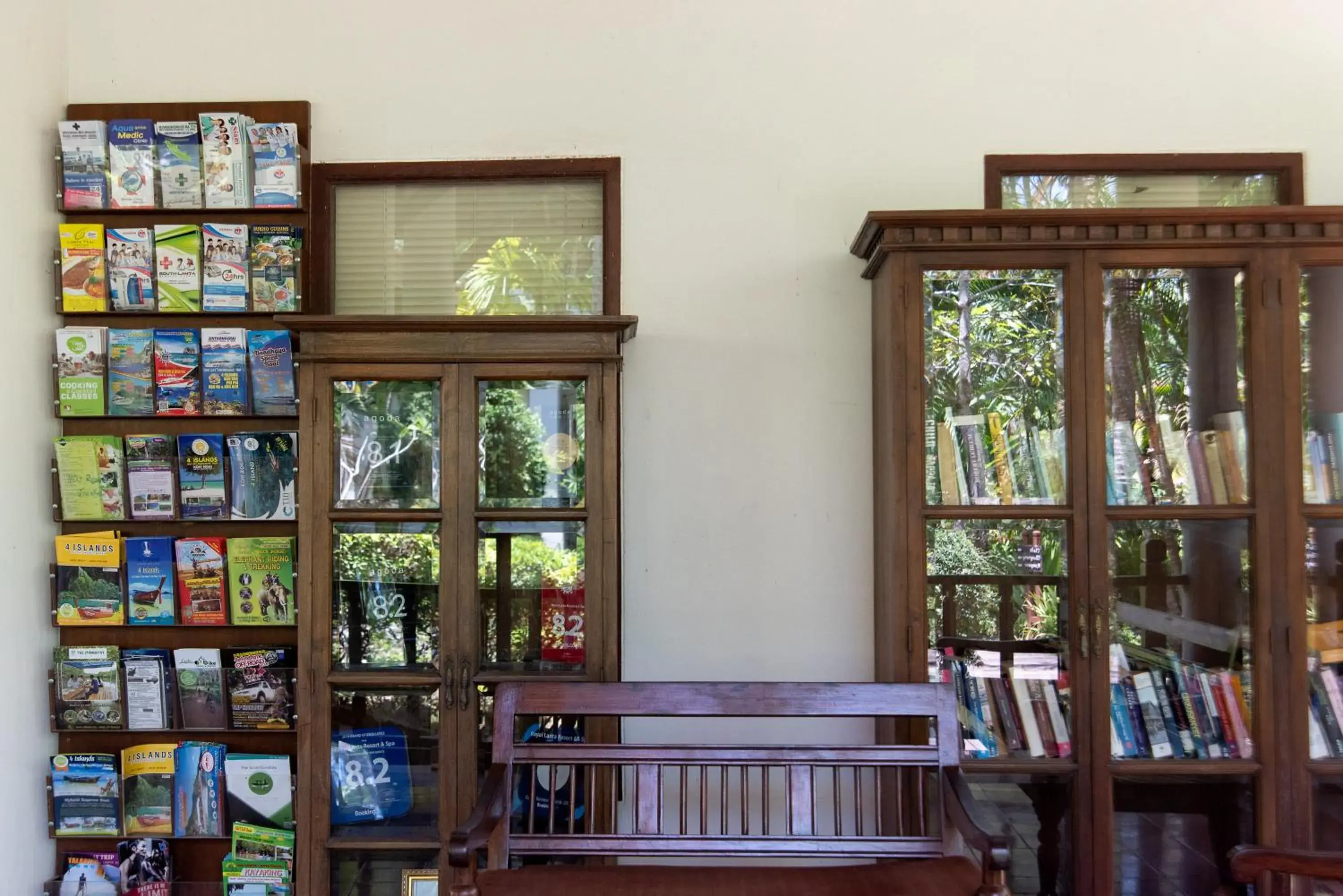 Lobby or reception, Library in Royal Lanta Resort & Spa