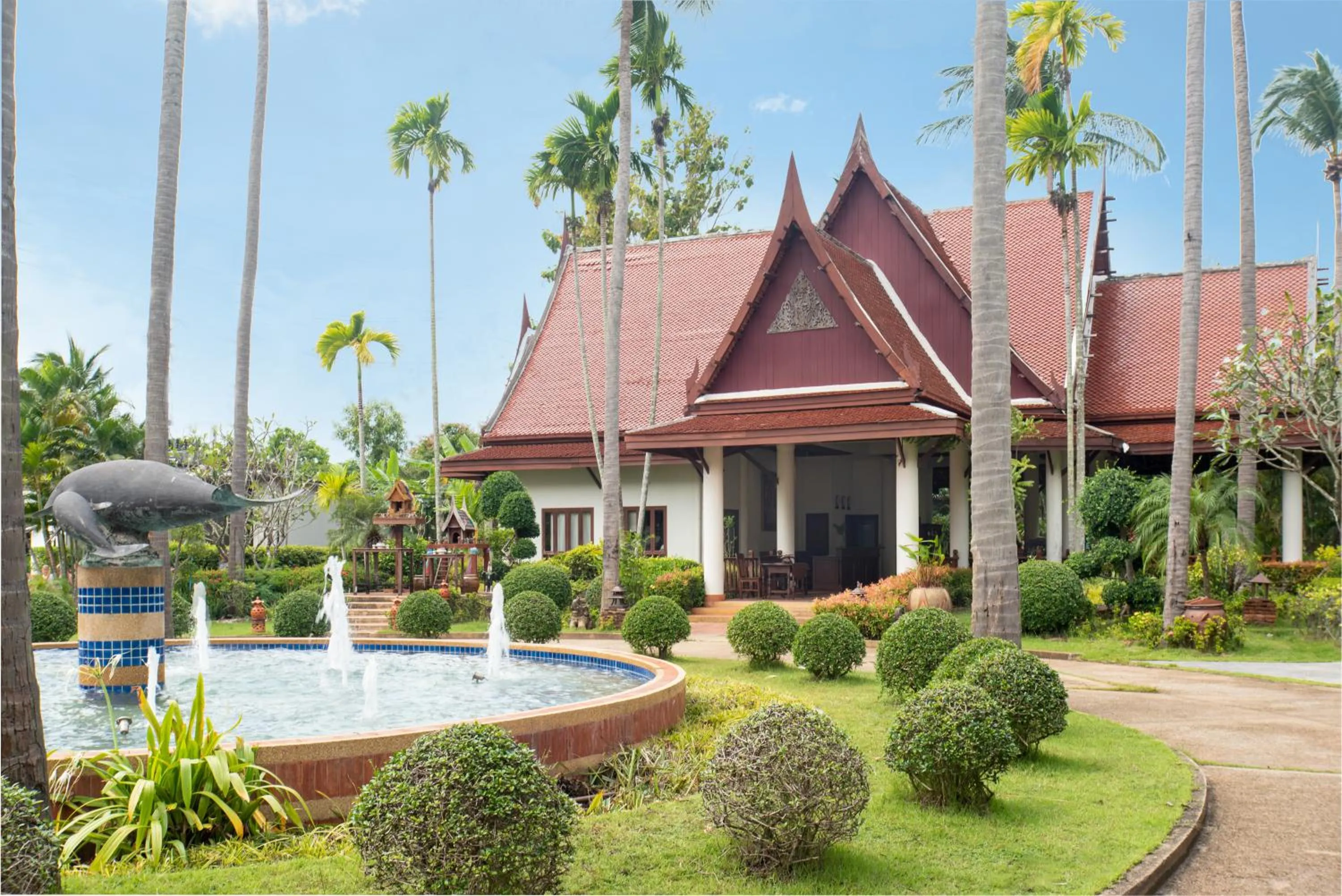 Area and facilities in Royal Lanta Resort & Spa