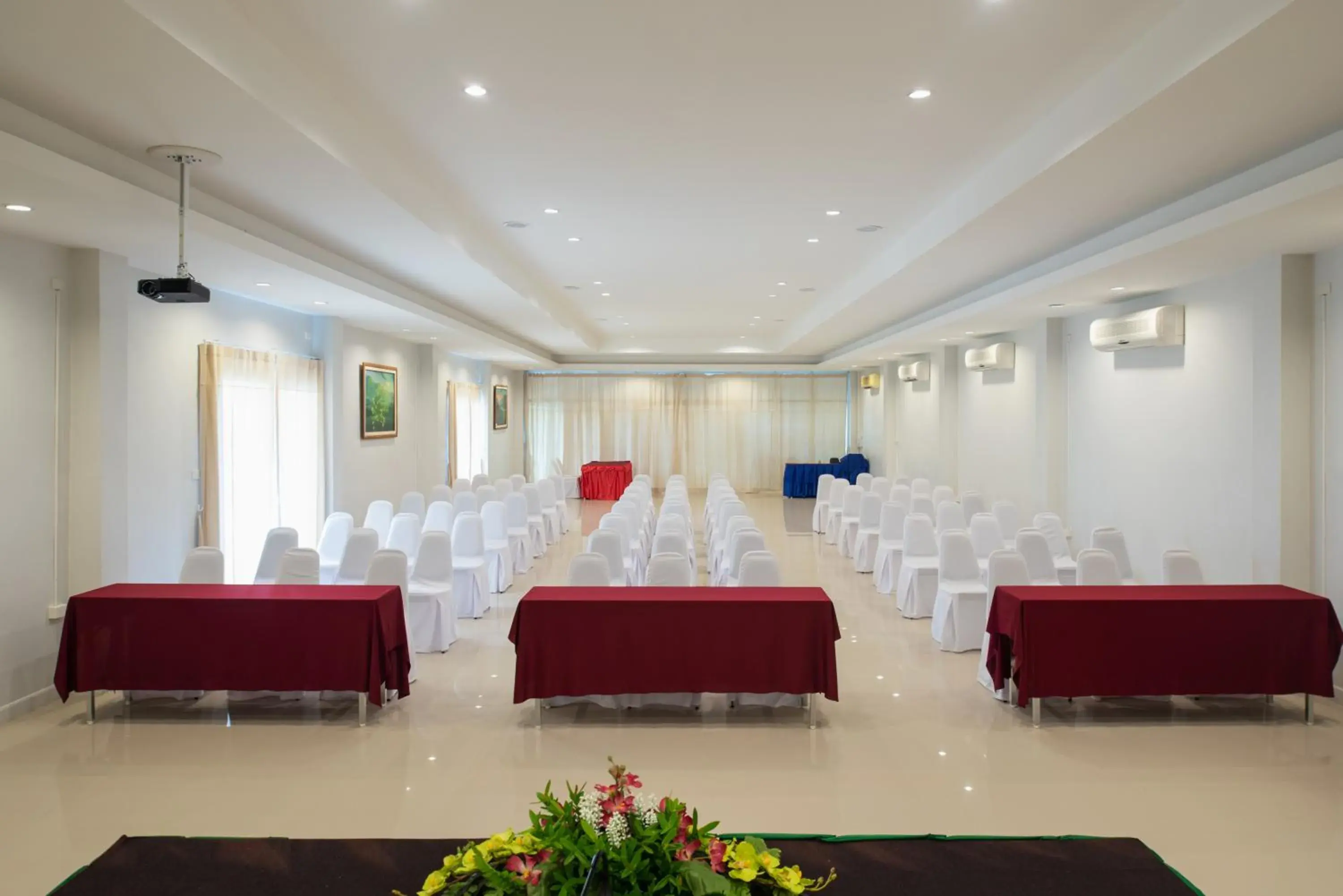 Banquet/Function facilities in Royal Lanta Resort & Spa