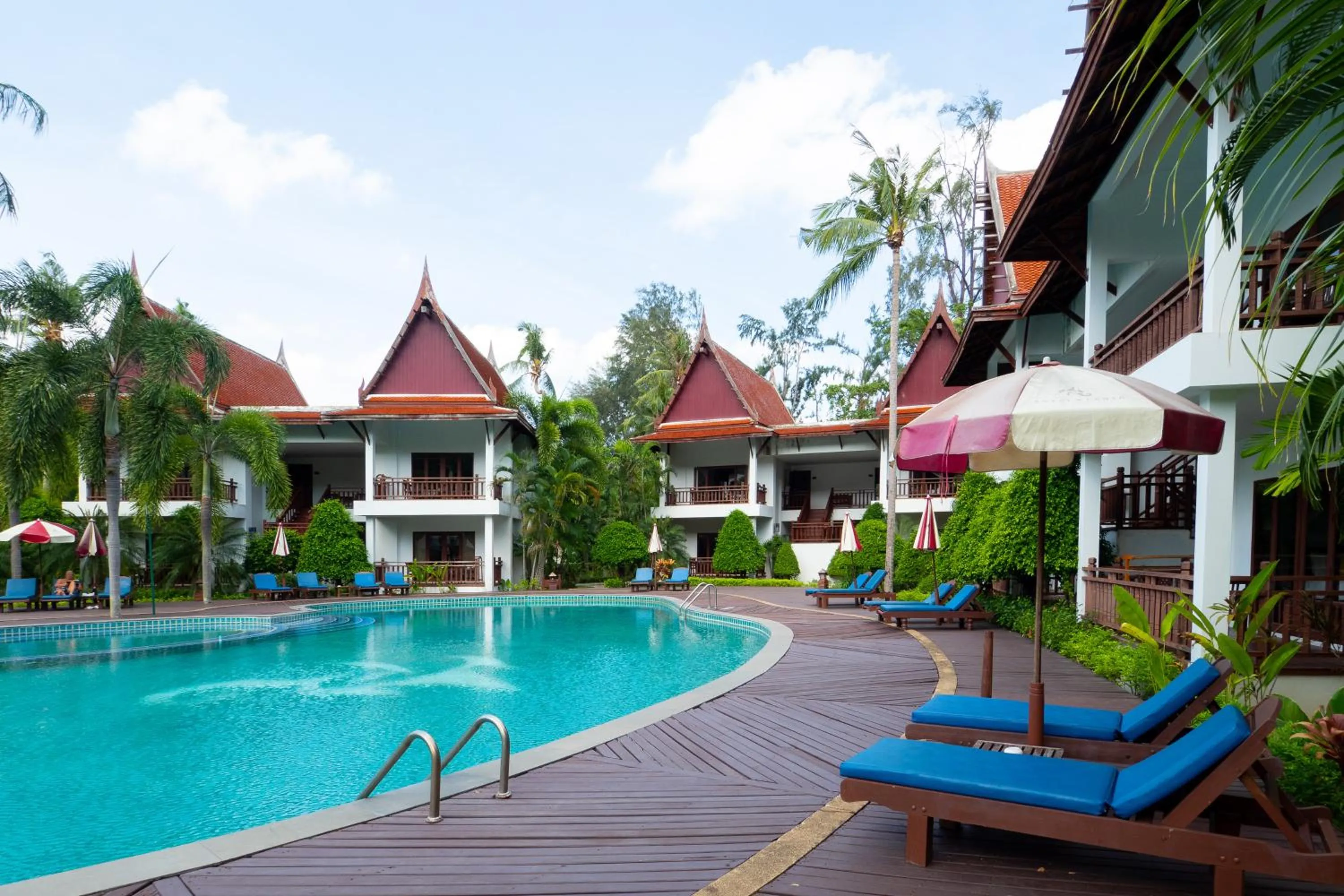 Swimming pool in Royal Lanta Resort & Spa