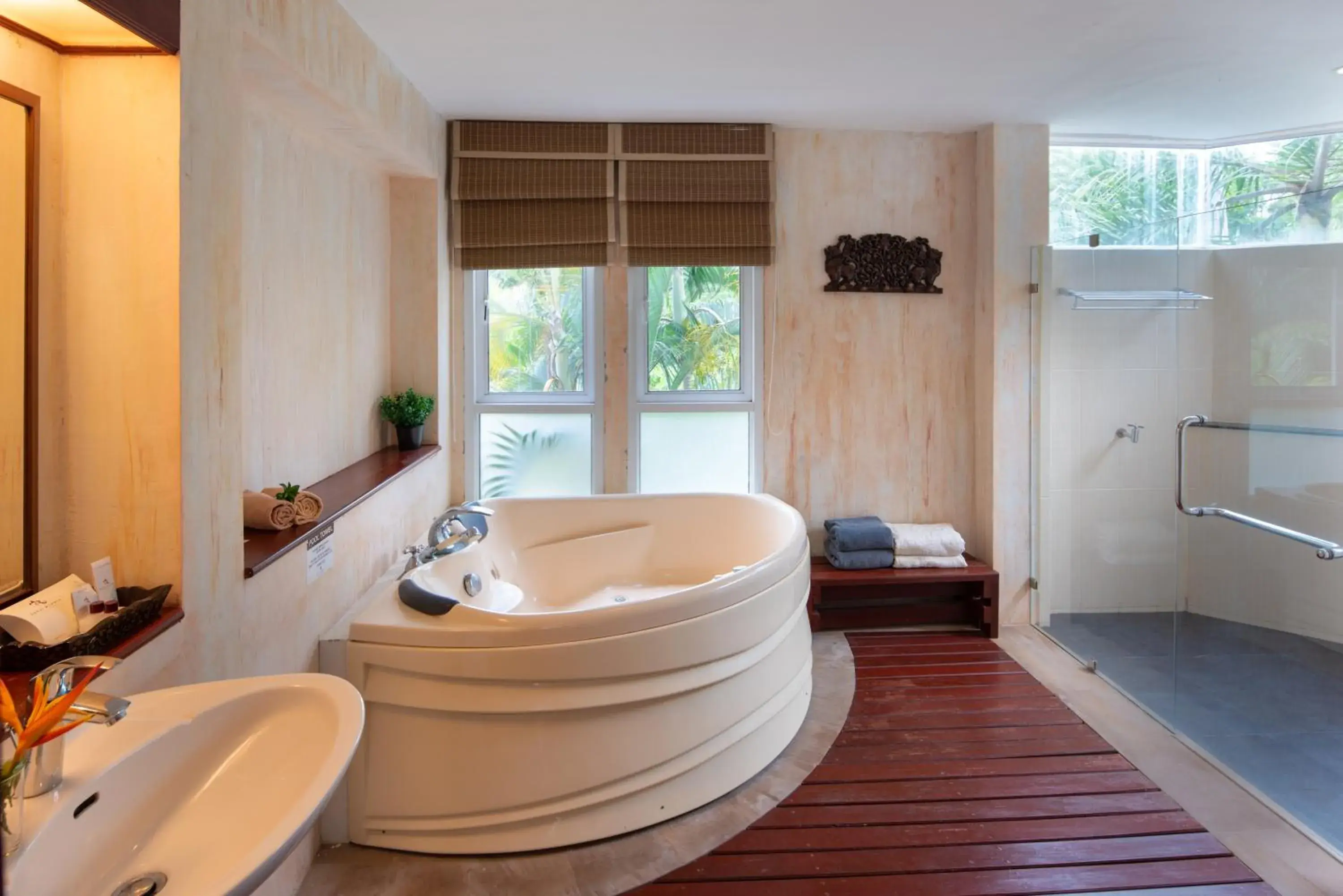 Bathroom in Royal Lanta Resort & Spa