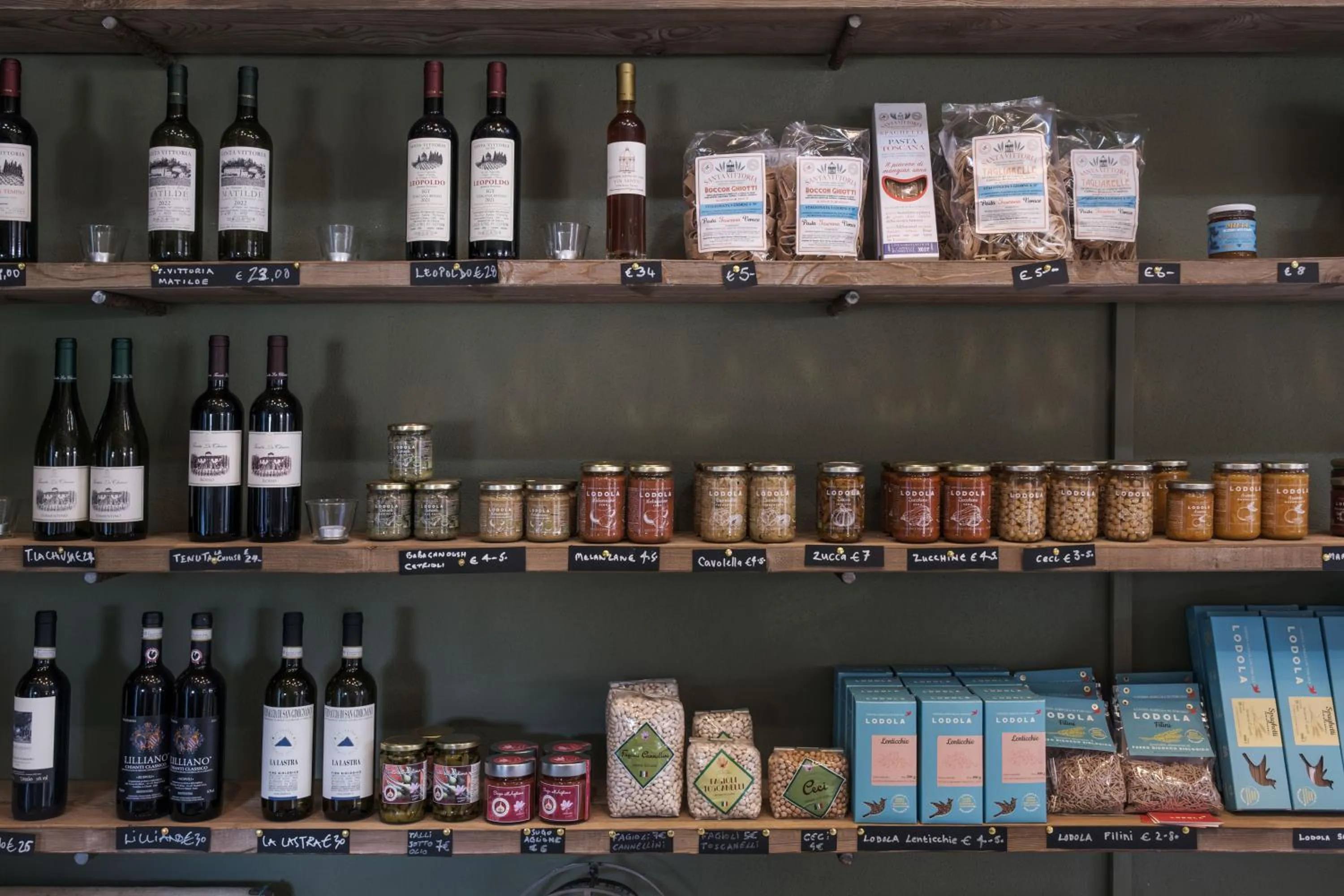 On-site shops in Fontelunga Hotel & Villas