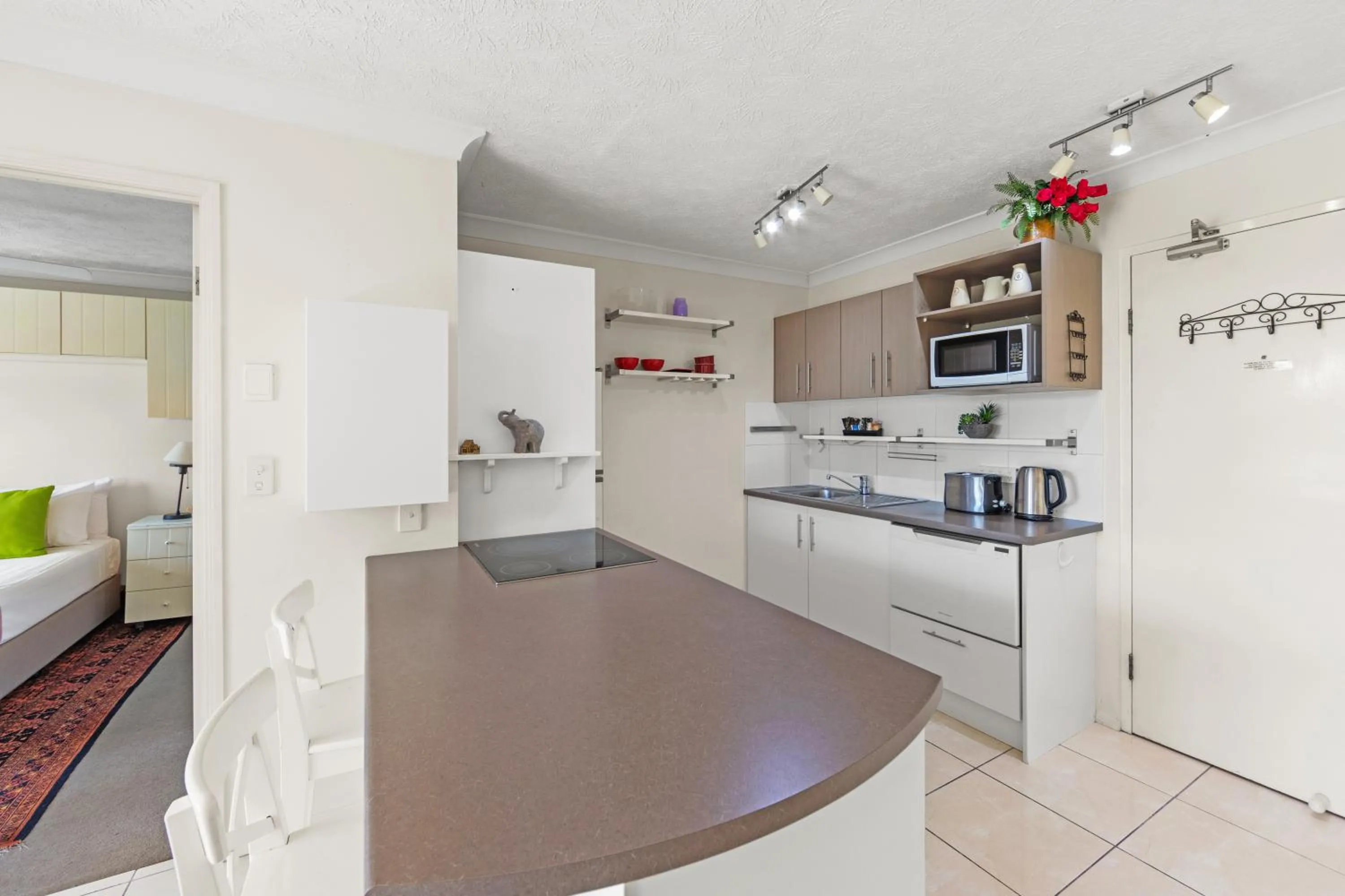 Kitchen or kitchenette in Surf Parade Resort