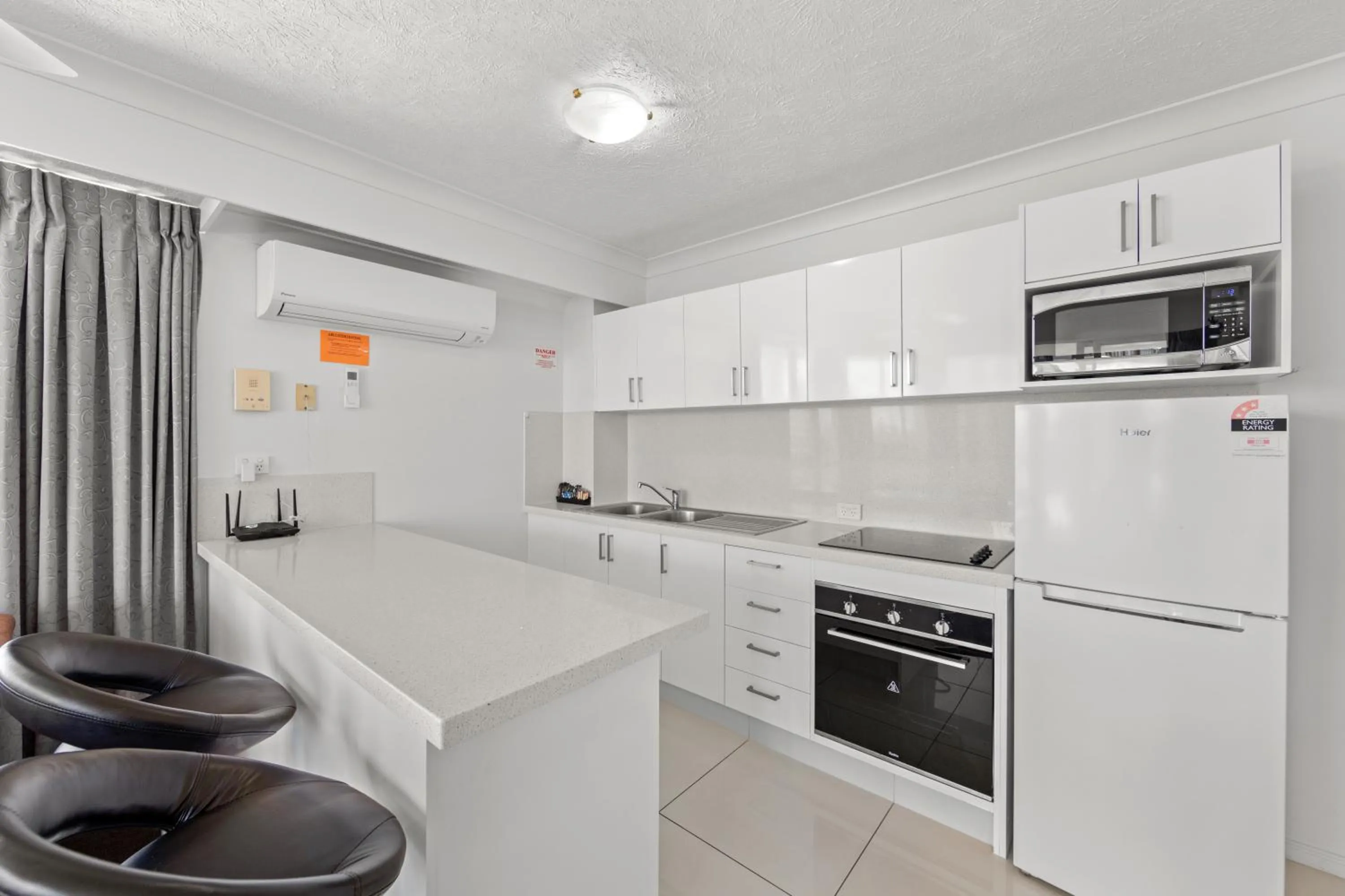 Kitchen or kitchenette in Surf Parade Resort