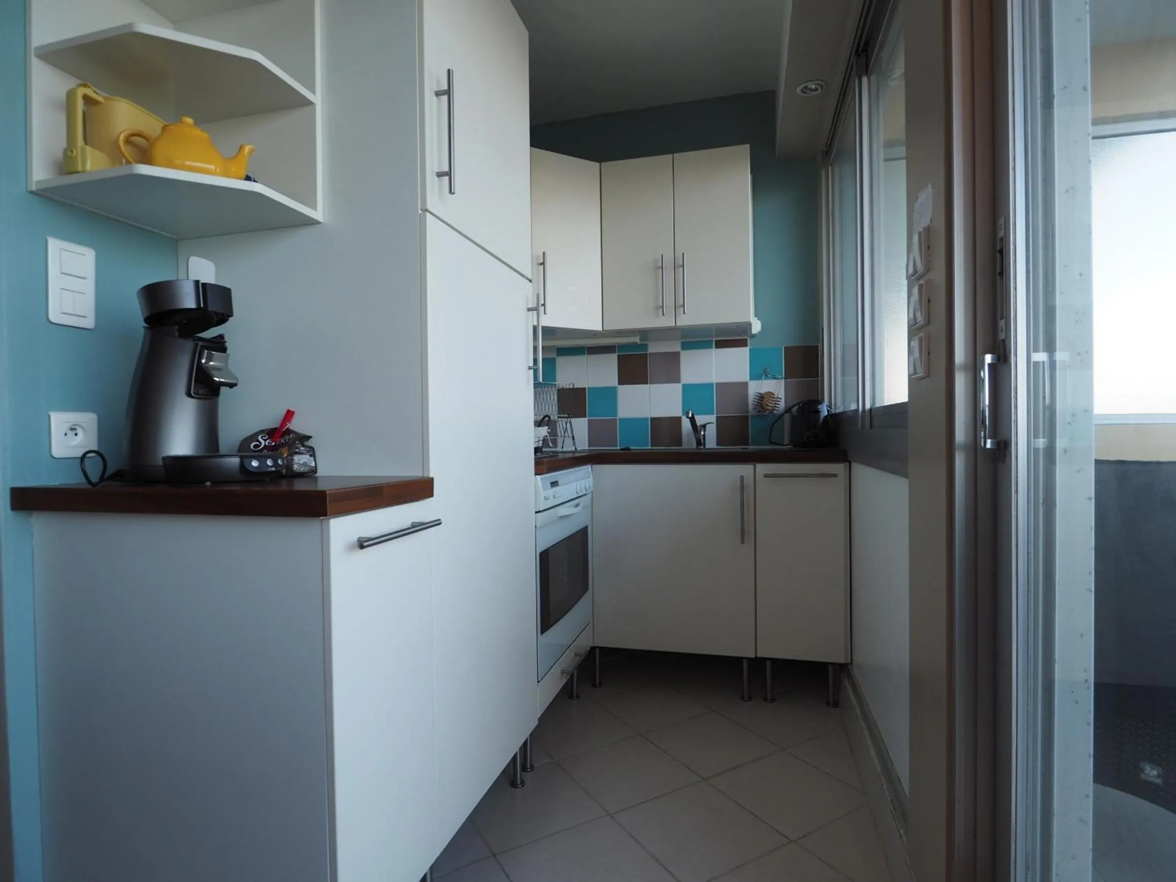 Appartement T2 proche centre avec terrasse et parking sous-terrain - FR-1-474-11