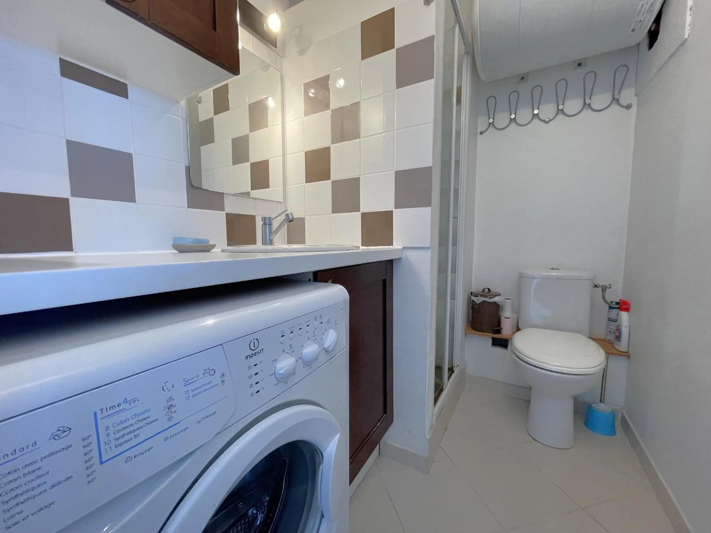 Appartement T2 proche centre avec terrasse et parking sous-terrain - FR-1-474-11