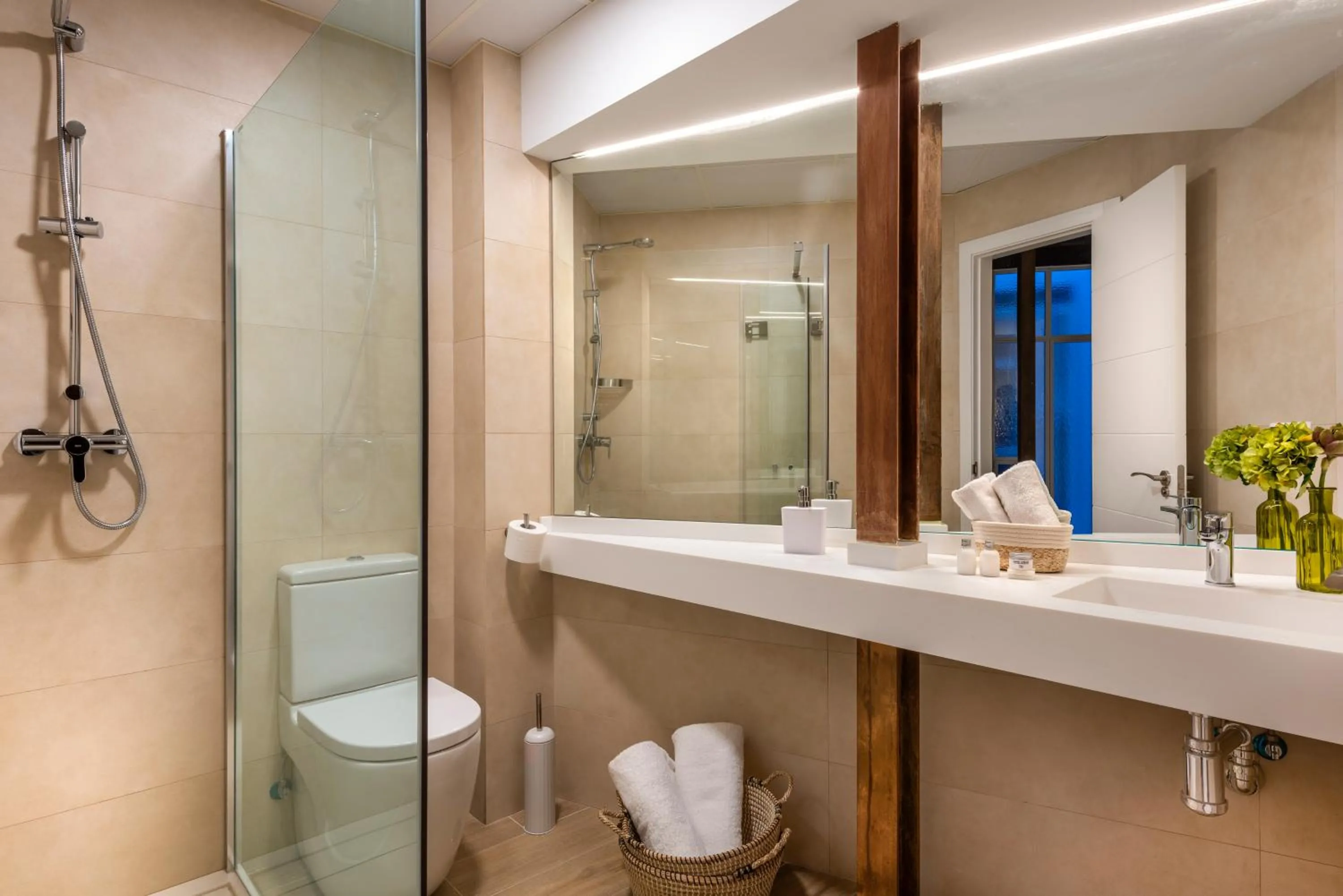 Shower in Placentines 5