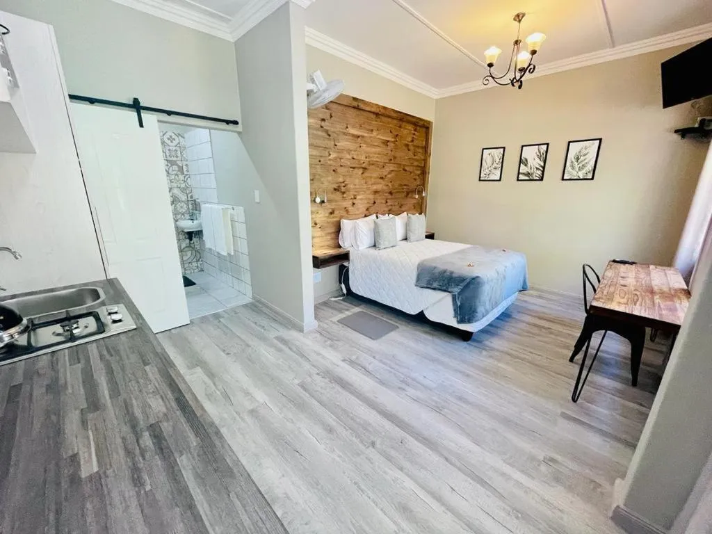 Bedroom in Madeira Bed