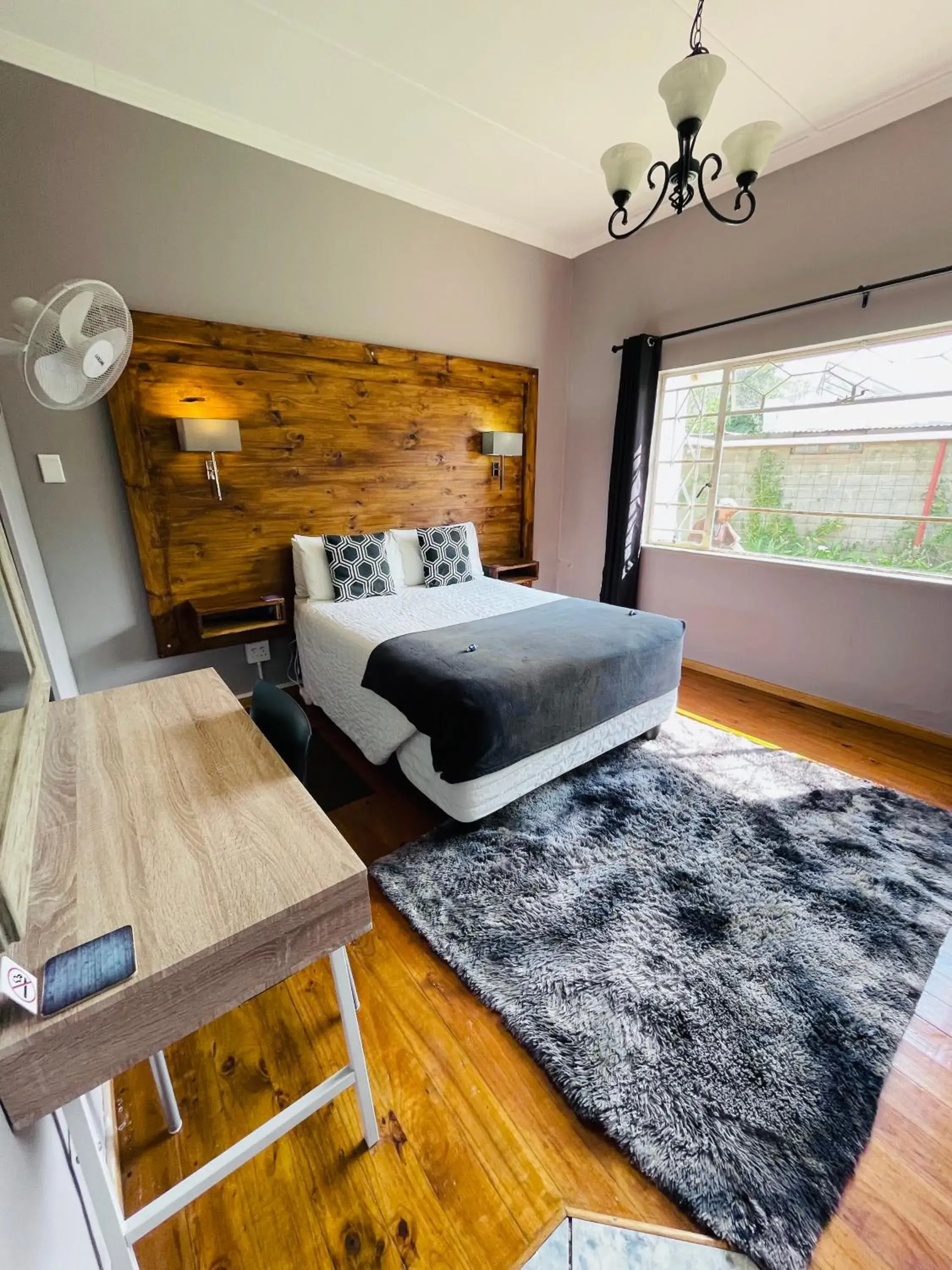 Photo of the whole room, Bed in Madeira Bed Photo of the whole room, Bed in Madeira Bed