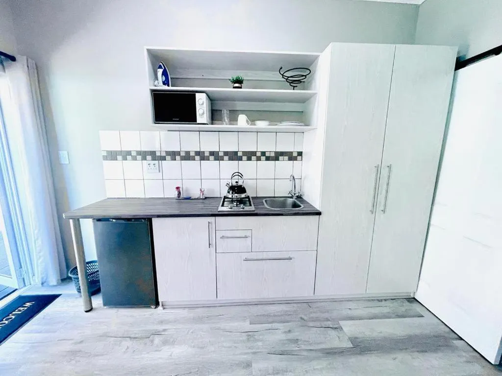 Coffee/tea facilities in Madeira Bed