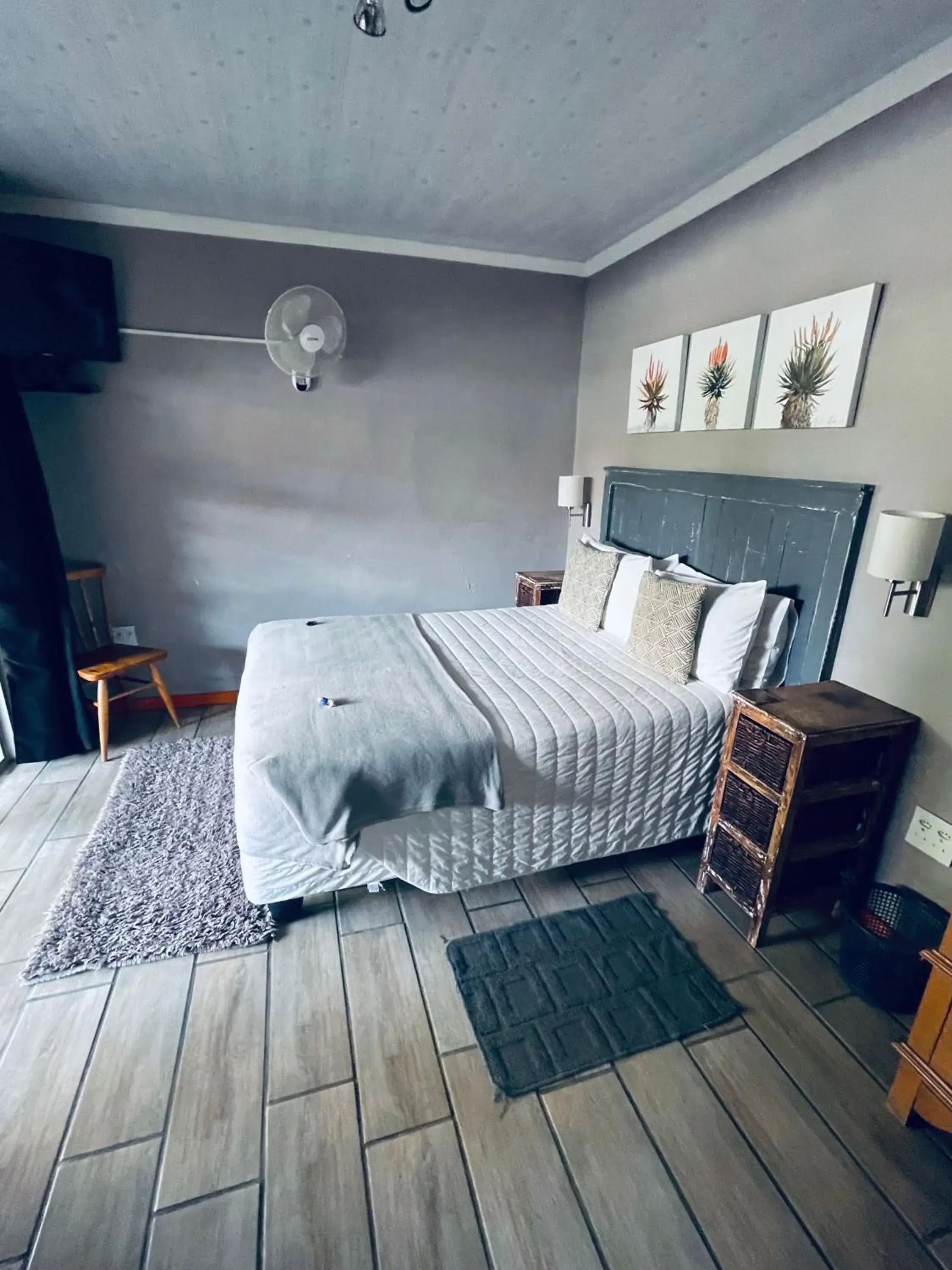 Photo of the whole room, Bed in Madeira Bed Photo of the whole room, Bed in Madeira Bed